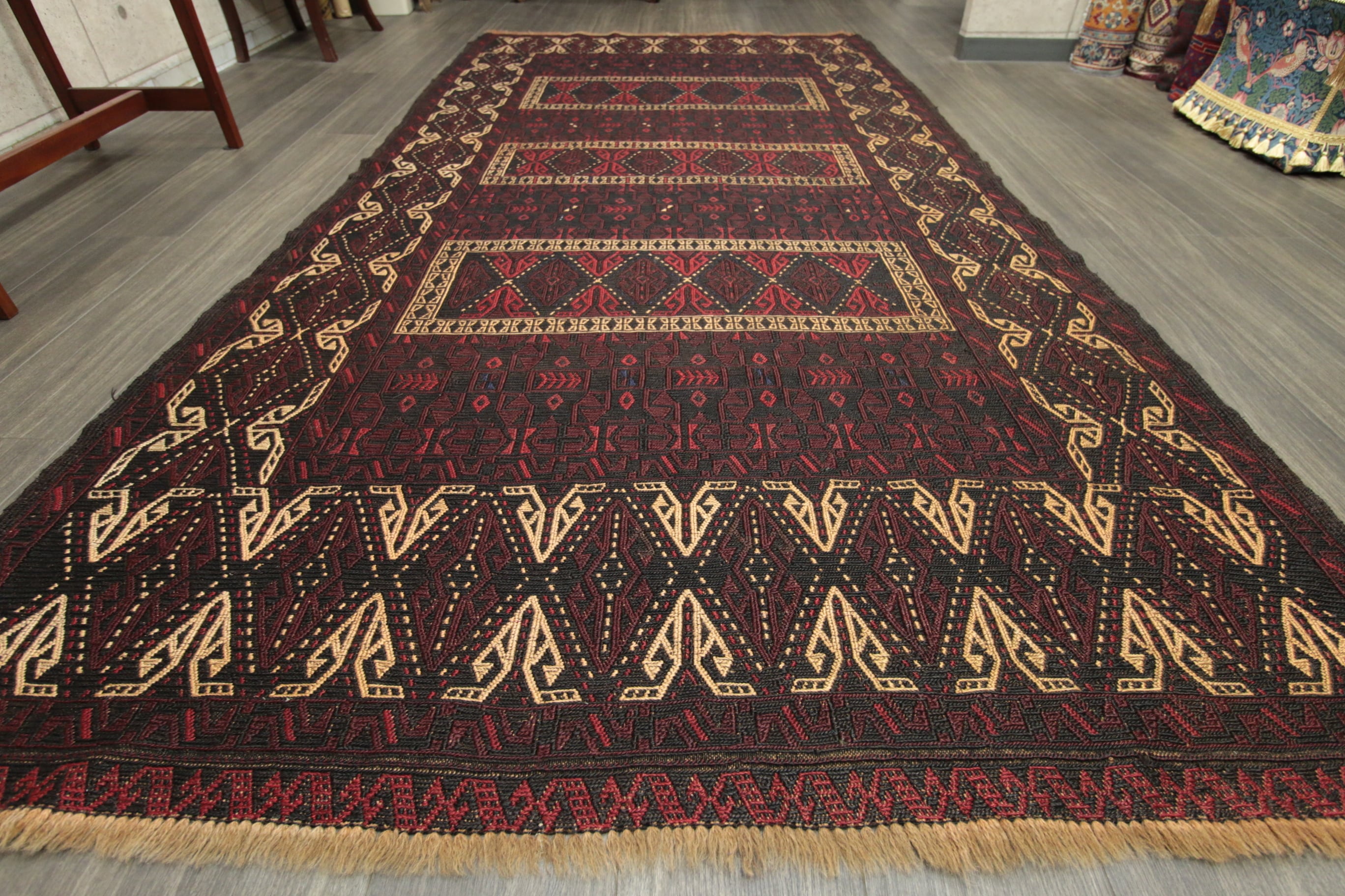 ブラックウール 黒毛羊 アフガニスタン 手織りオールドキリム