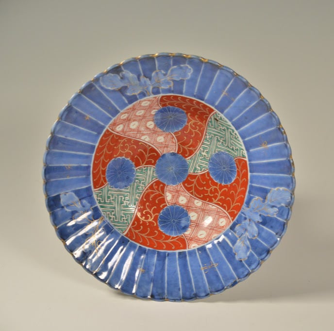 古伊万里 輪花金彩色絵7寸皿 吉祥文 古伊万里 輪花金彩色絵7寸皿 吉祥