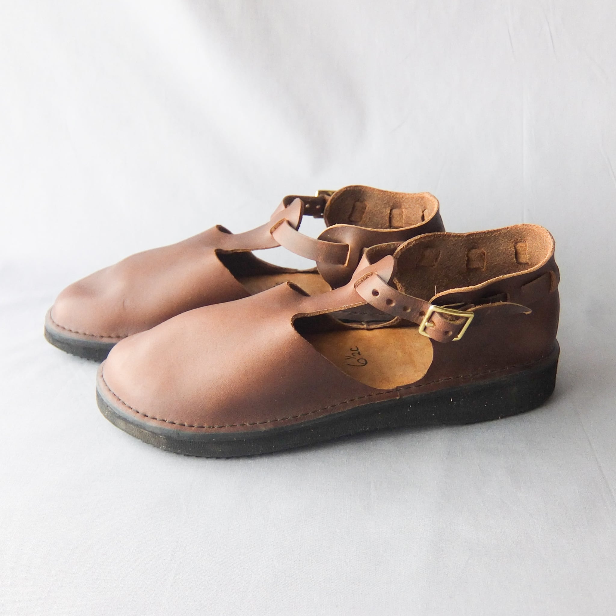 オーロラシューズ - T-Strap Women's Tストラップ - Brown | merle
