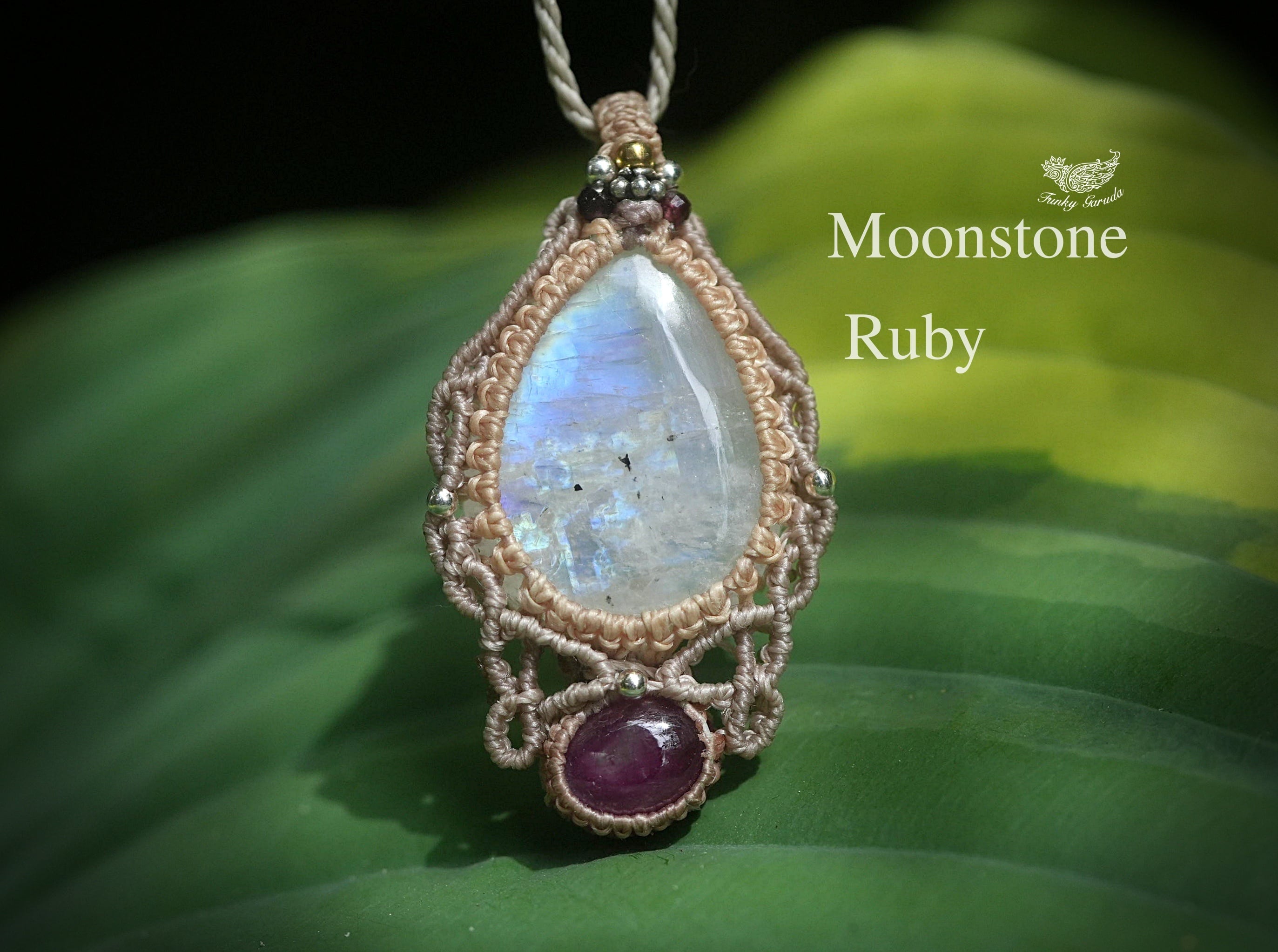 幻想の世界☆ruby レインボームーンストーン マクラメネックレス1594