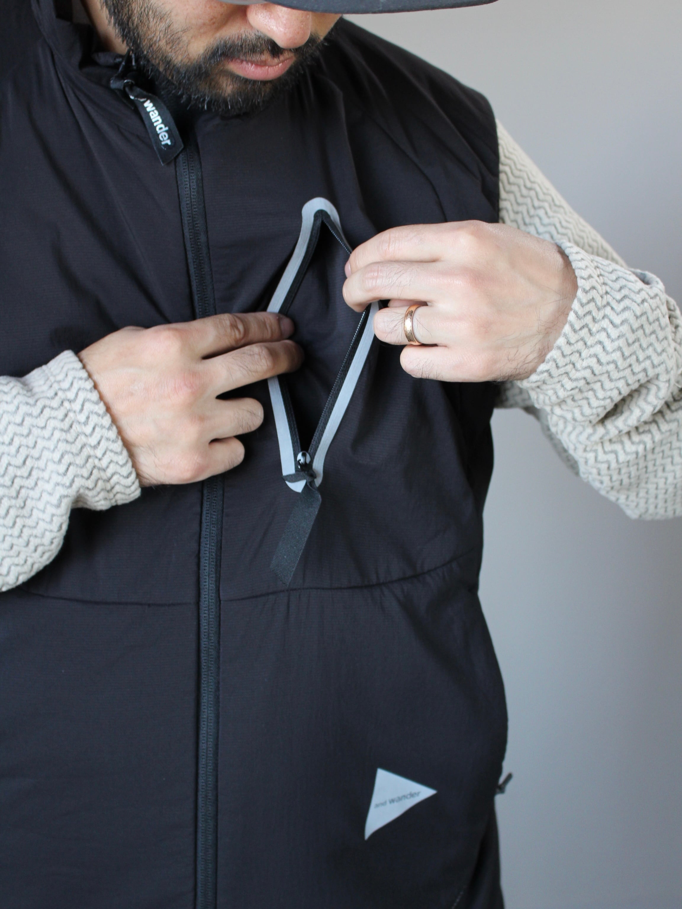 and wander アンドワンダー【alpha AIR vest】 | LARGE LAB TOWN