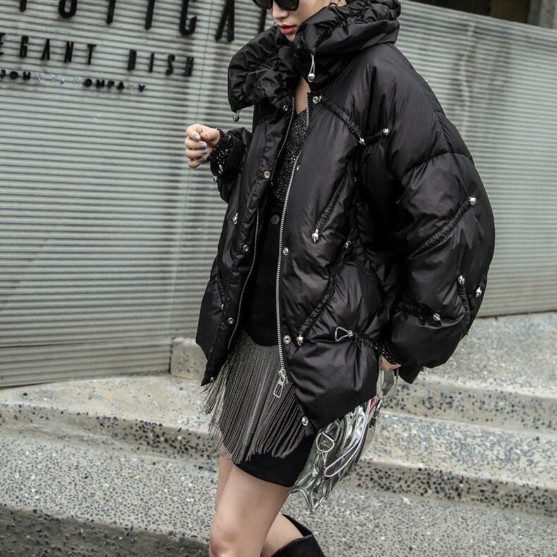 2色展開 スタッズ付き光沢ダウンジャケット【ブルー/ブラック(黒