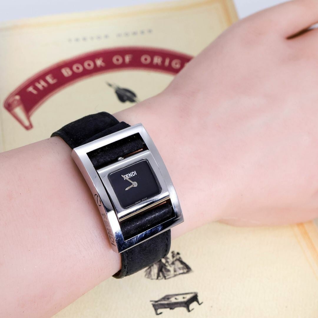 稼働 FENDI 腕時計 ターンフェイス 新品電池 ブレスウォッチ 1239