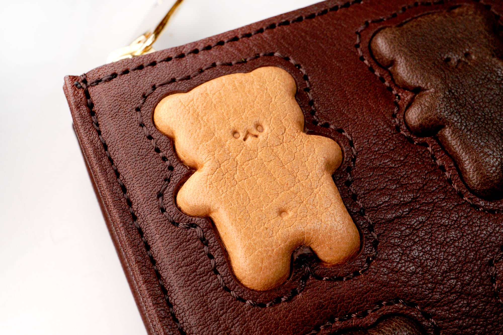 くまちゃんブラウニーL字ファスナー財布（本革製）／お菓子な革小物