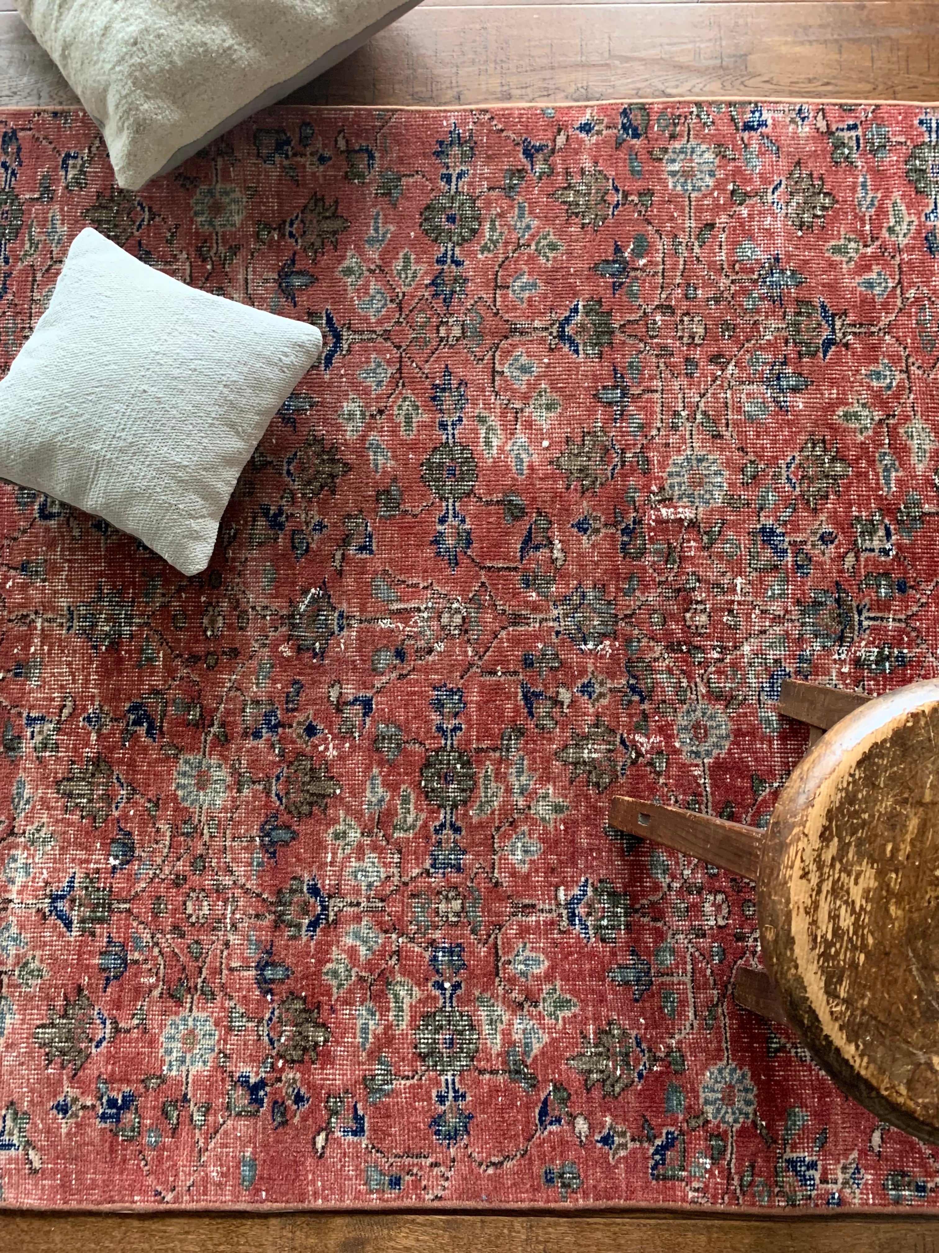 くすみレッド花柄 ヴィンテージラグ | Pay ID