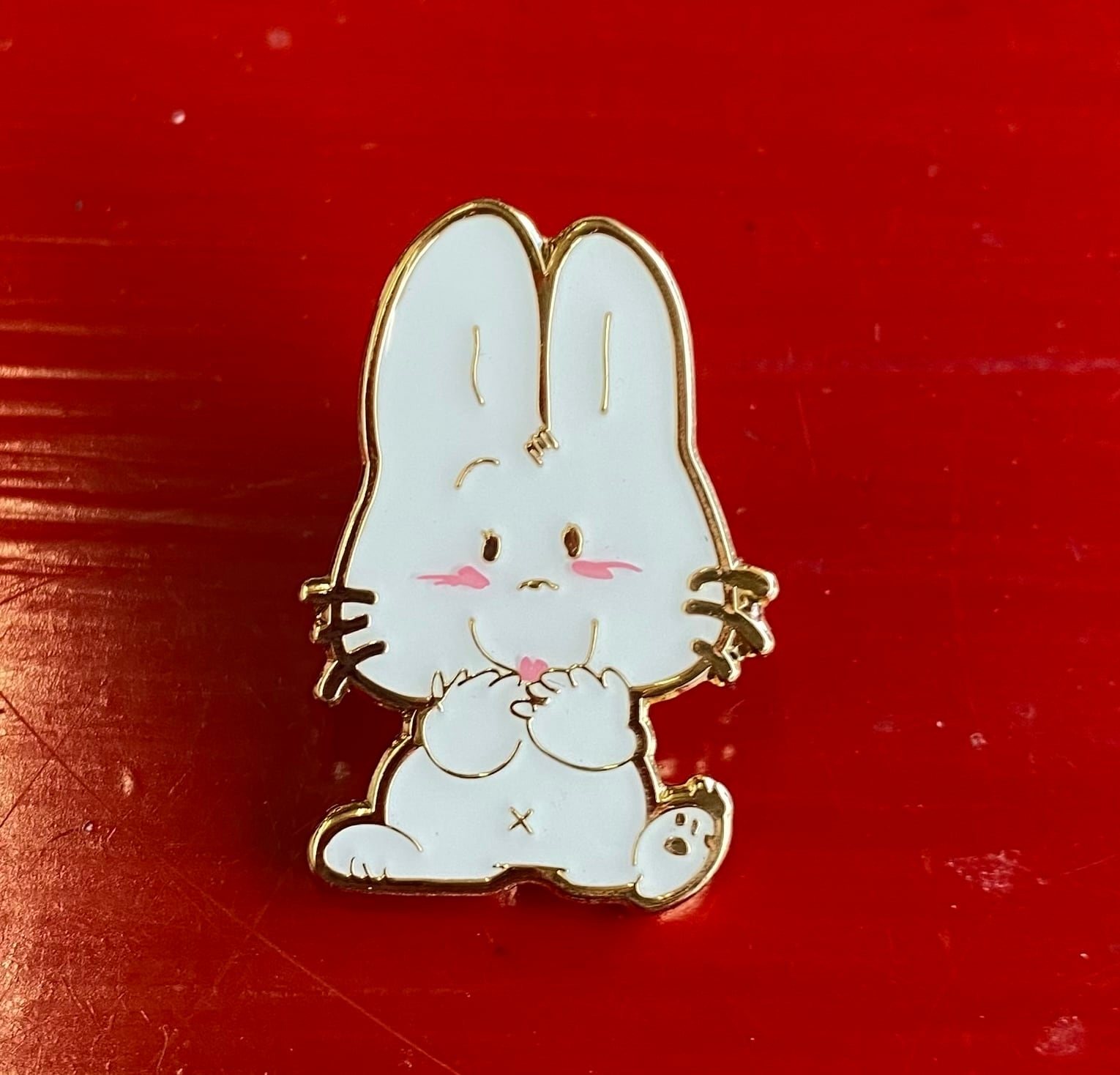 水森亜土「干支ピンバッジ 卯・ UkiUki」 | 水森亜土のおもちゃ箱画廊