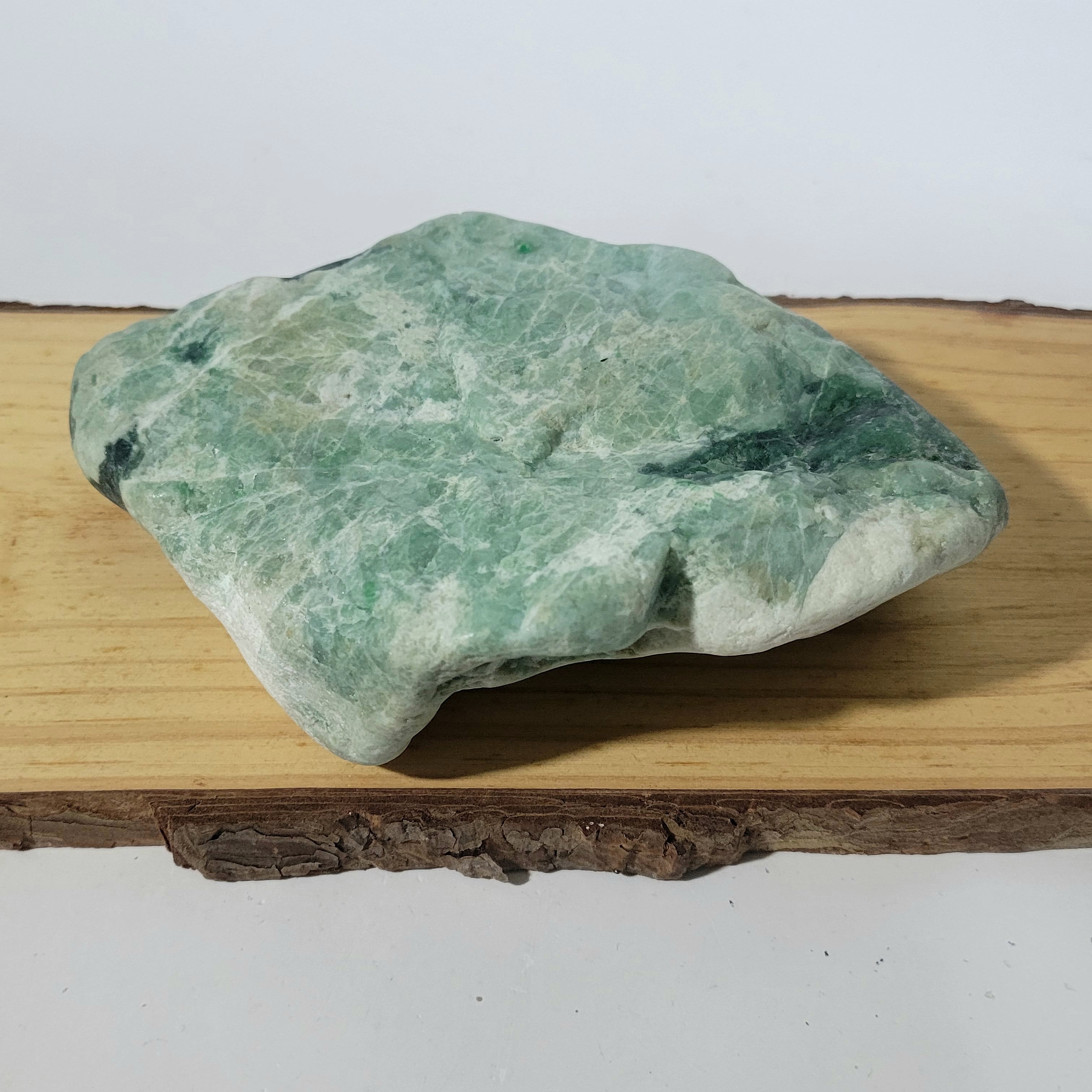 糸魚川翡翠:原石:青海金山 BG0096 | 糸魚川翡翠工芸家 赤羽可行BASE