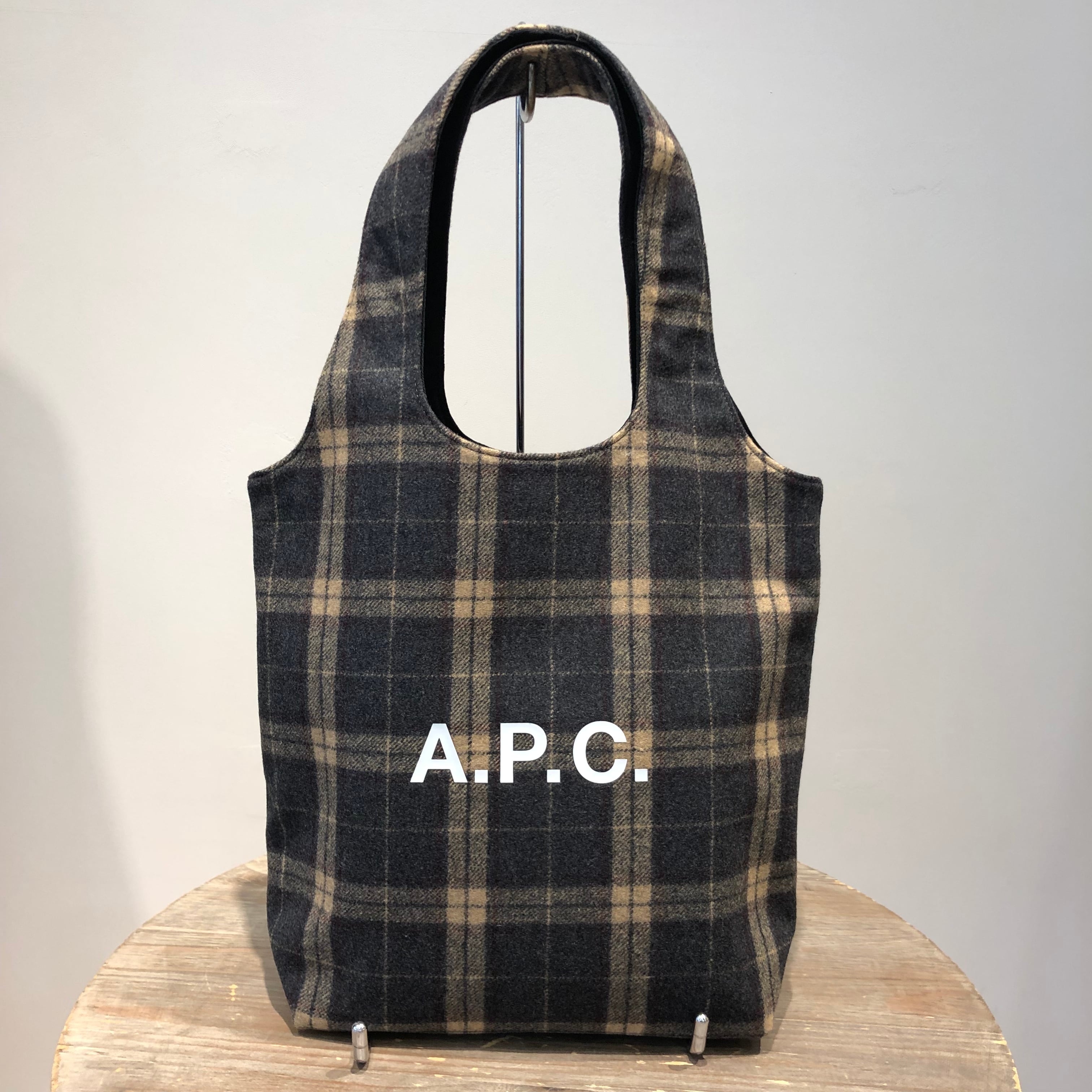 A.P.C/ NINON スモールドローストリングバッグ | BENE COLLECTION