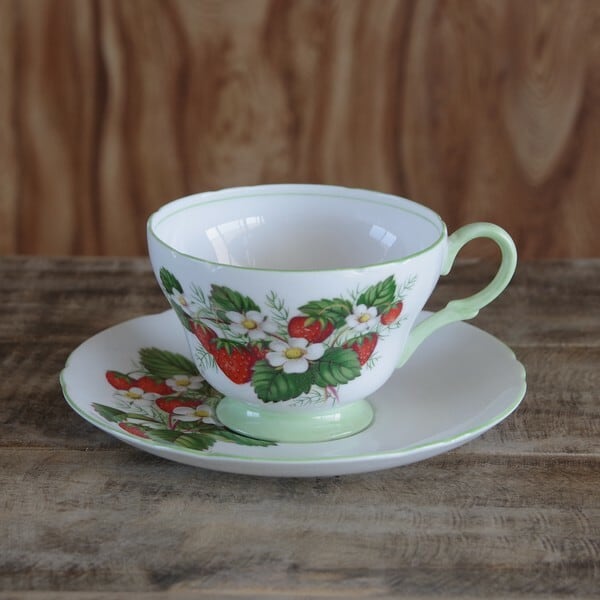 イギリス製 アンティーク SHELLEY シェリー いちご柄 ティーカップ