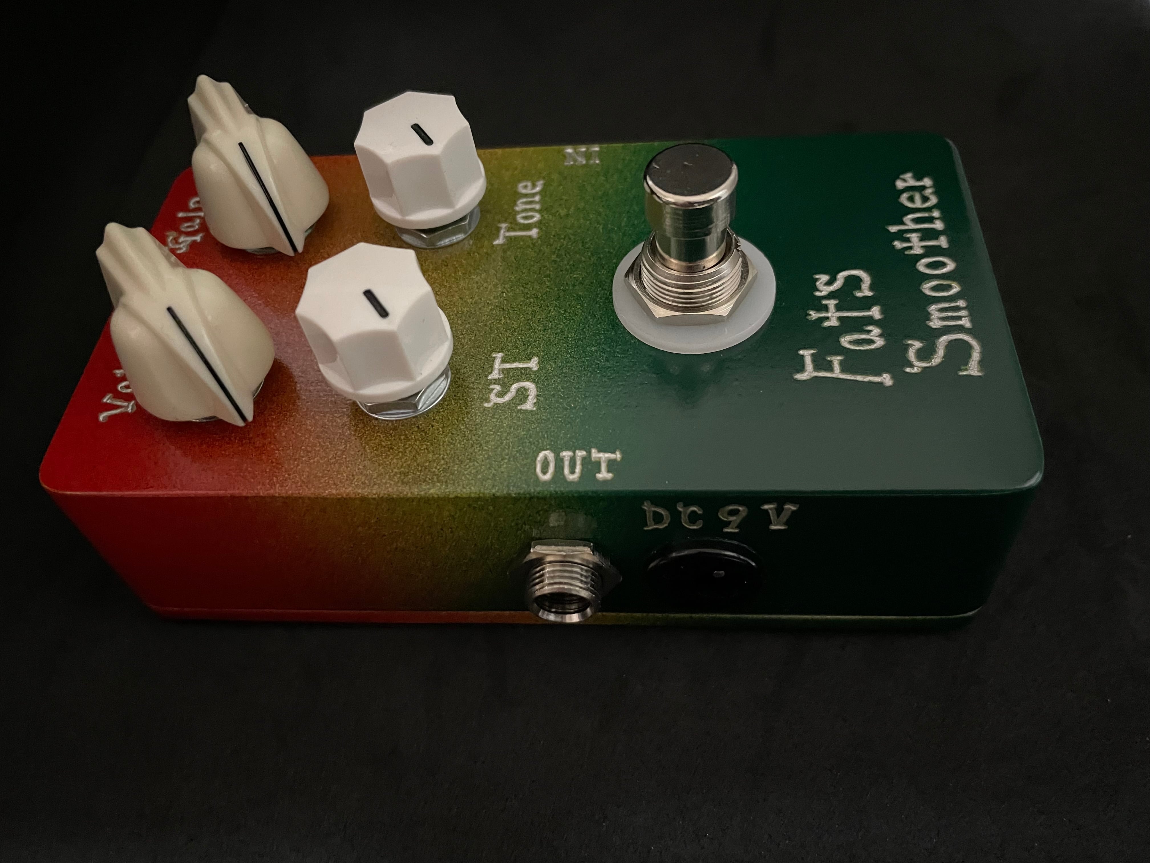 ファッツスムーサー：ミッドレンジ調整機能付きオーバードライブ