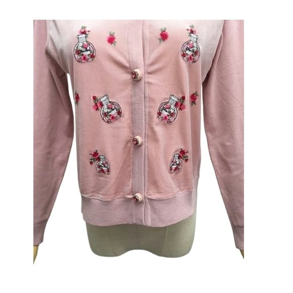 スーパービューティー カーディガン 香水瓶刺しゅう ベロア素材 ニット