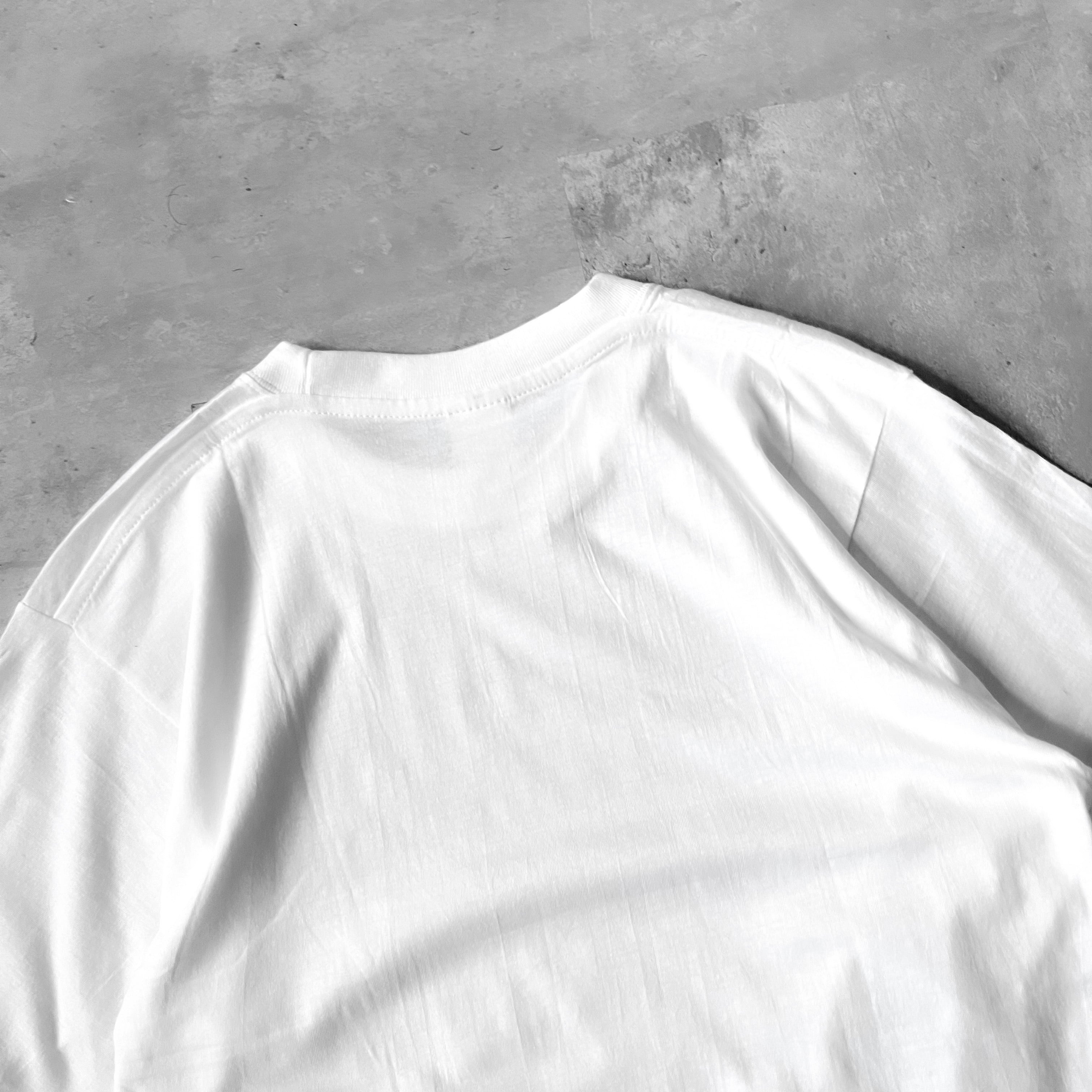 菊地亜美さんの直筆サイン入りtシャツ | anti knovum（アンタイノーム）