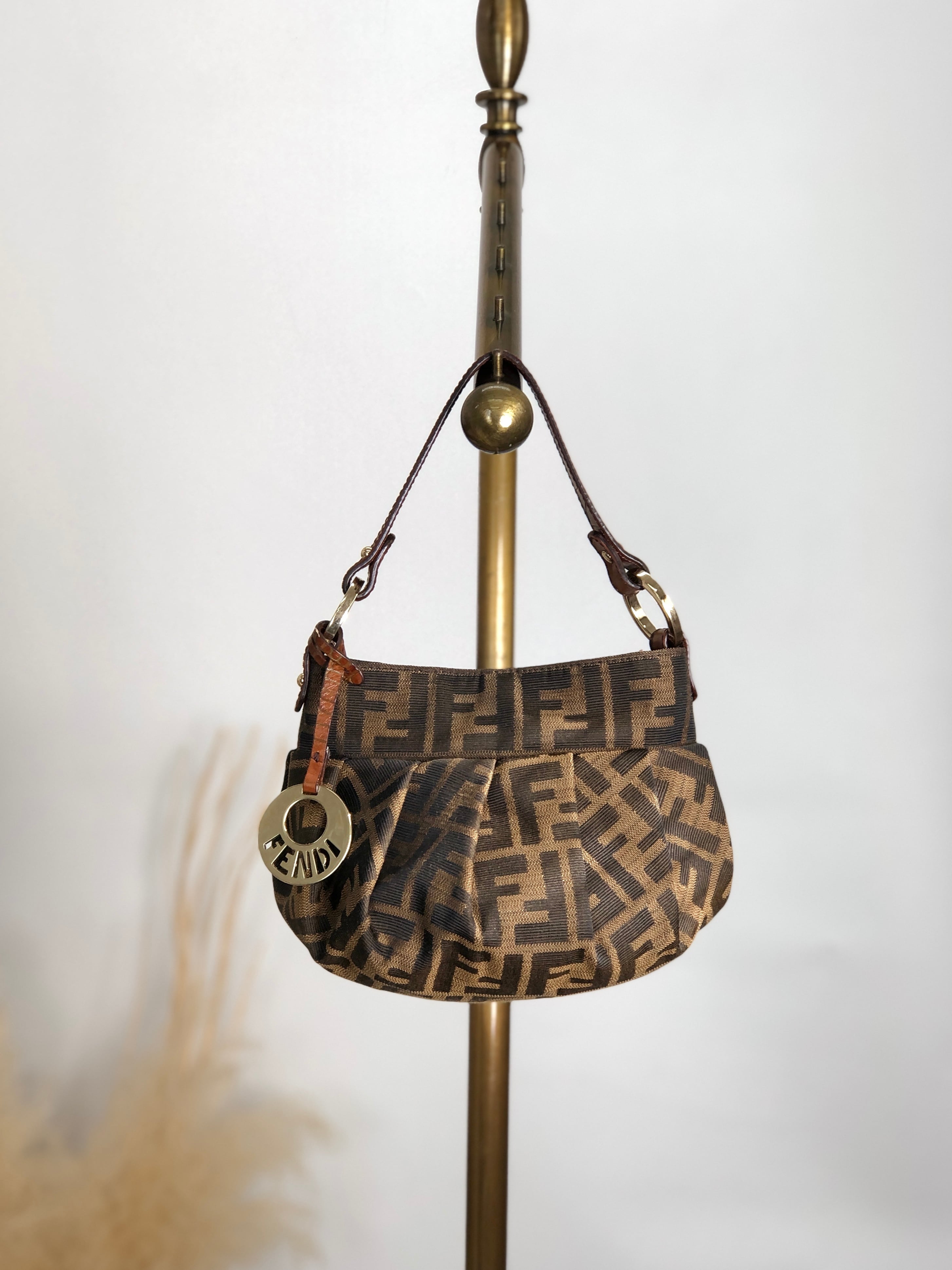 FENDI フェンディ ズッカ ハンドバッグ ブラウン ロゴチャーム