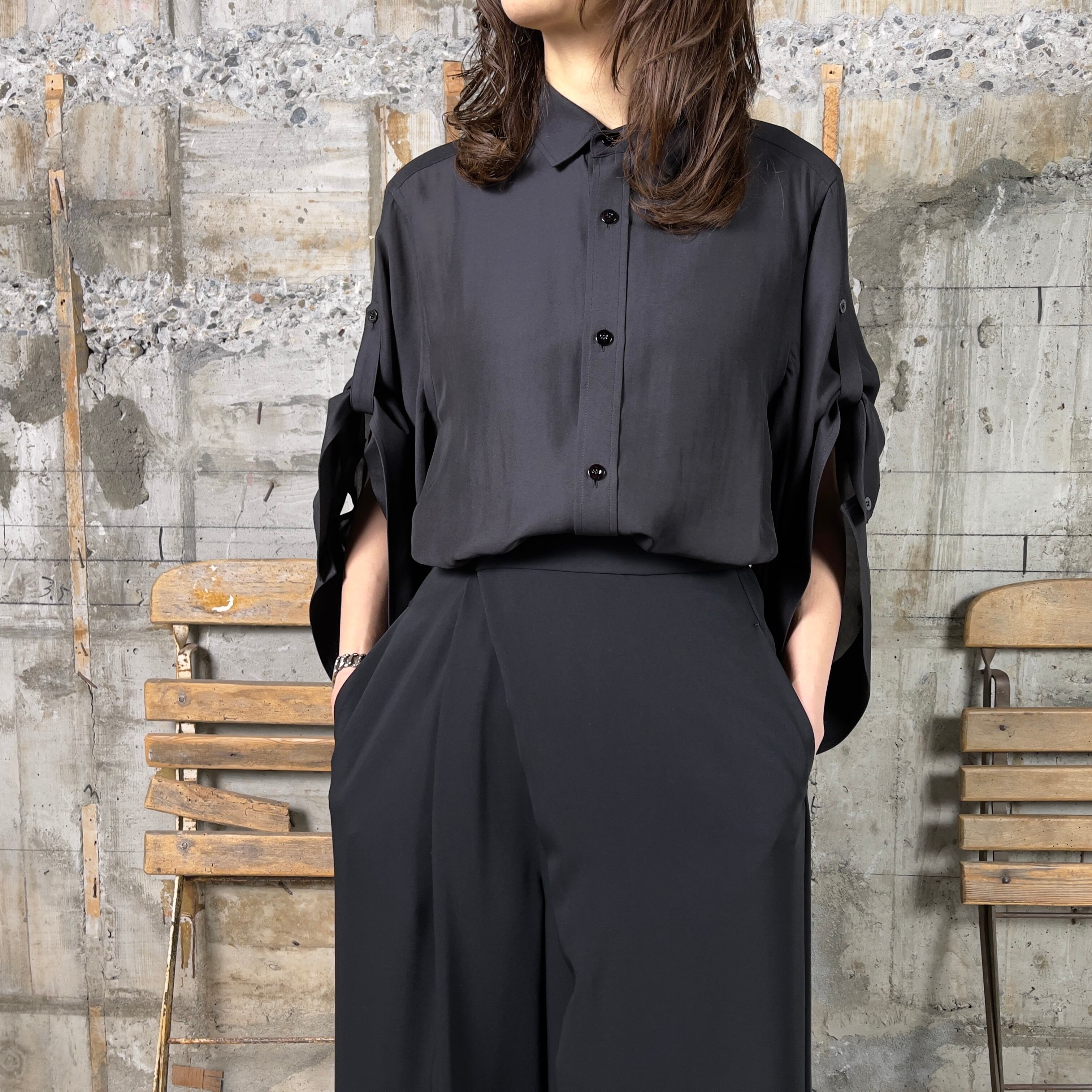 HYKE【ハイク】SHEER TWILL BELL-SLEEVE SHIRT (15218) | glamour online