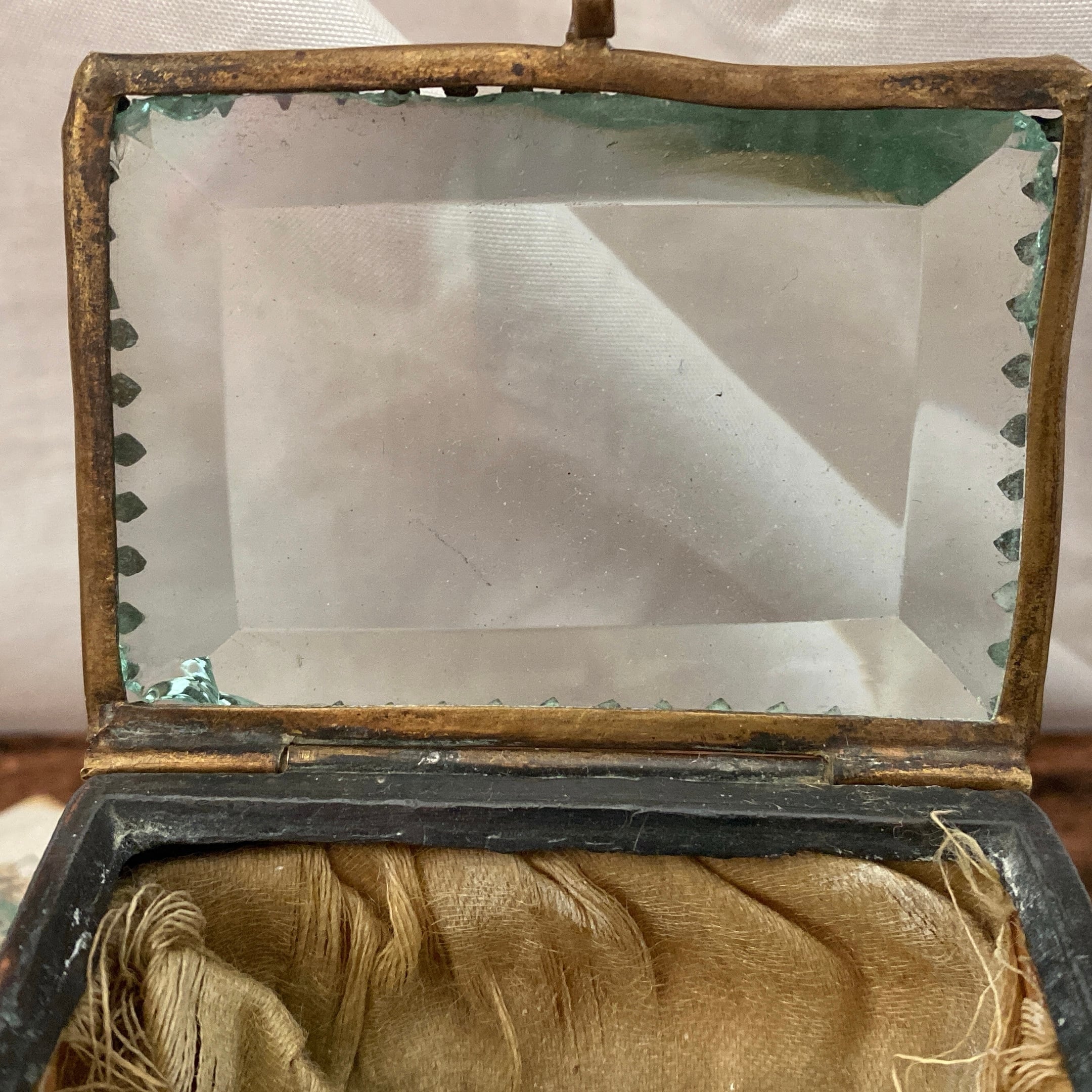 1920年代 ガラスの足つきジュエリーケース【フランスアンティーク