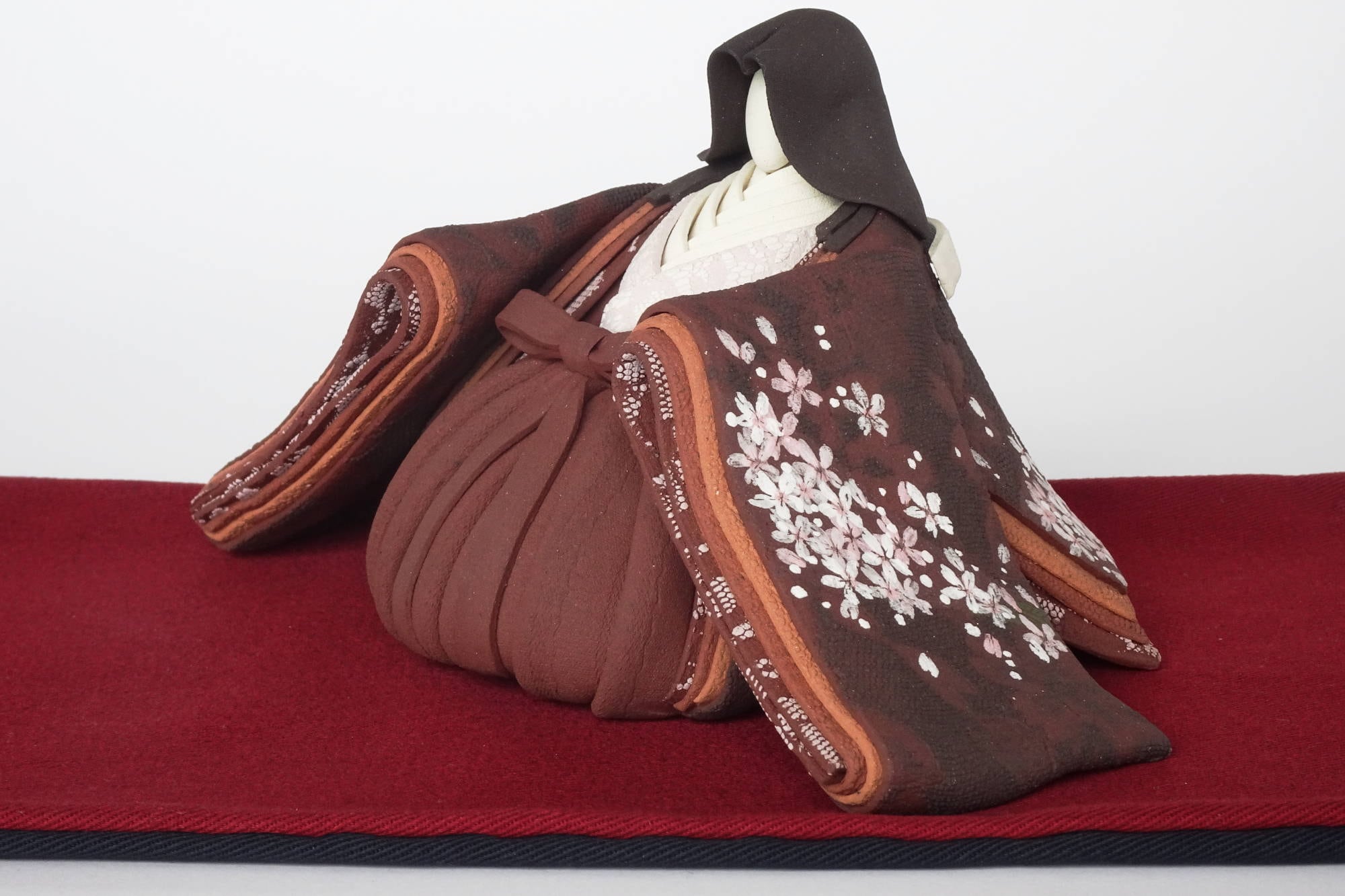 ひな人形(大) 陶雛 澤りか作 (女雛 エンジ、男雛 エンジ) お雛様(敷布