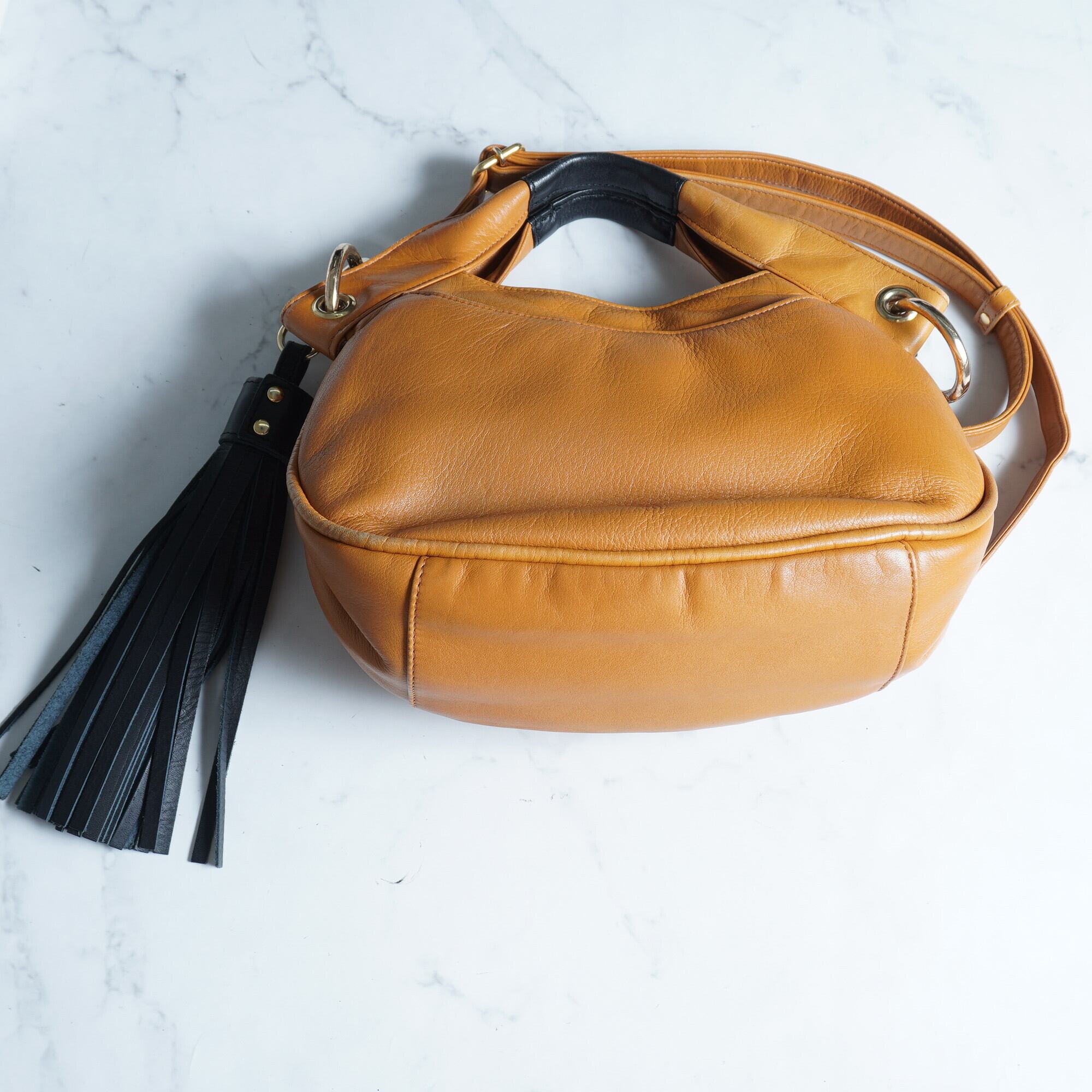 Vivienne Westwood】ヴィヴィアンウエストウッド エンボスオーブ