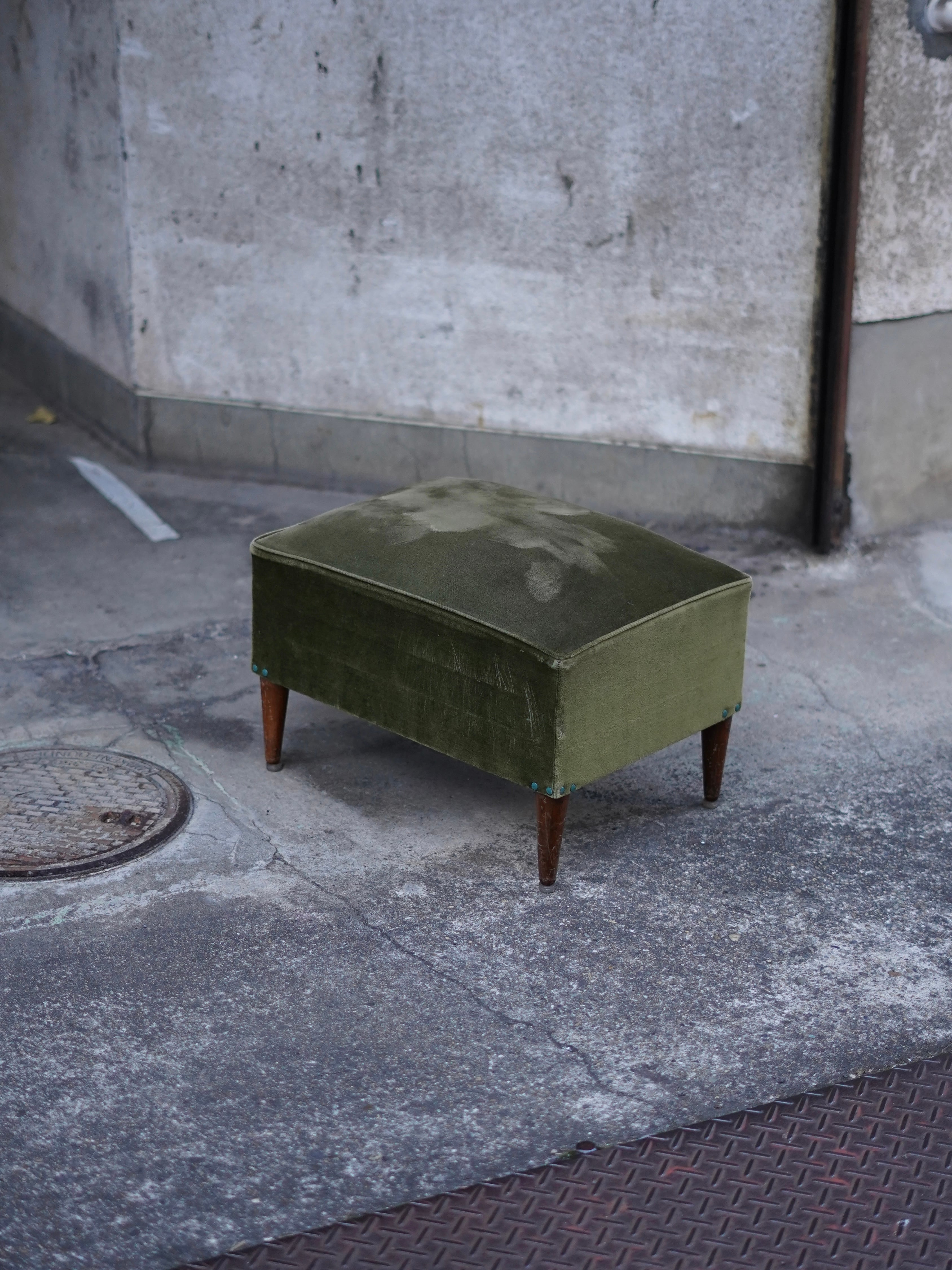 送料込】【美品】オリーブグリーン 北欧テストのオットマン 送料込