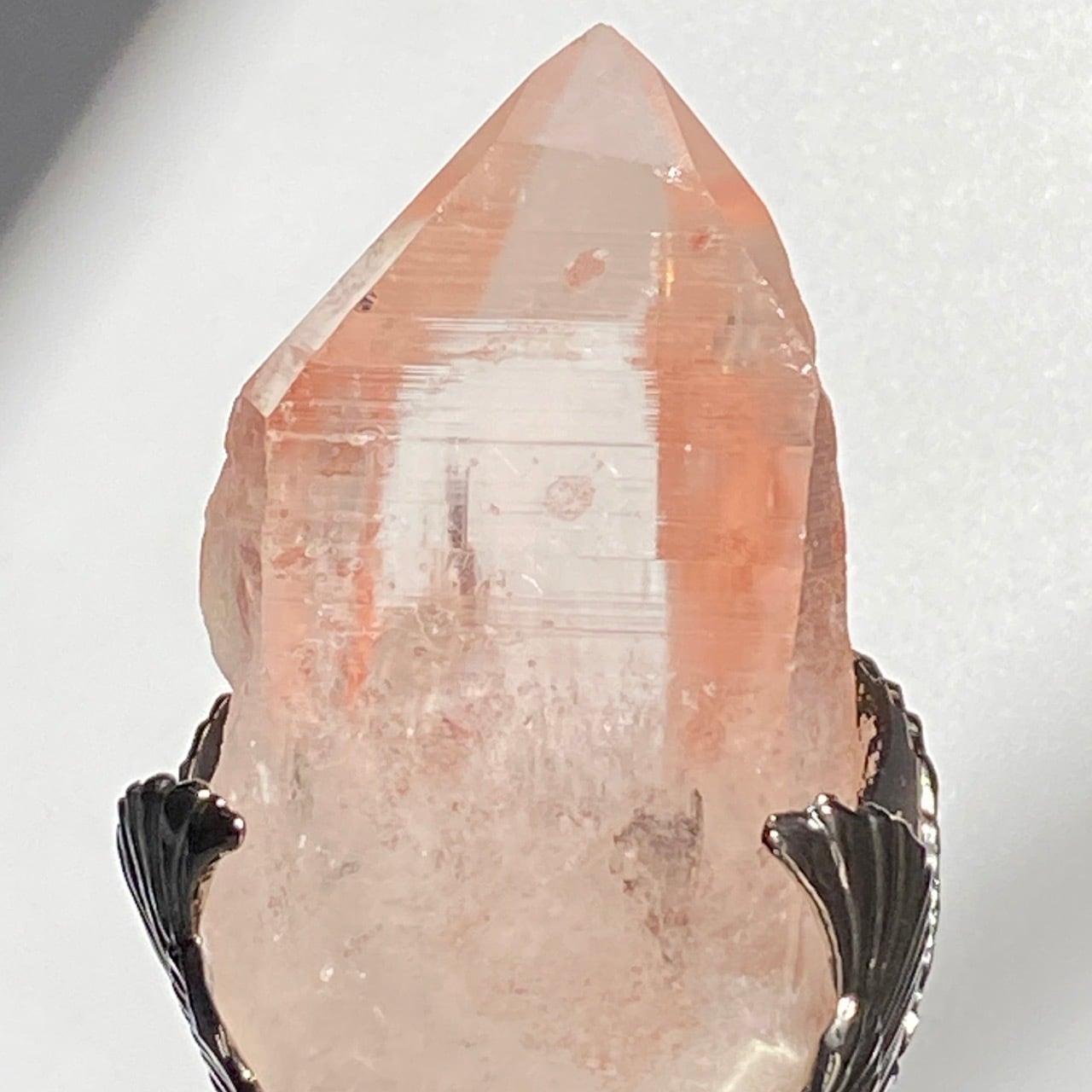 ピンクレムリアンシードクリスタル(水晶)ポイント Pink Lemurian