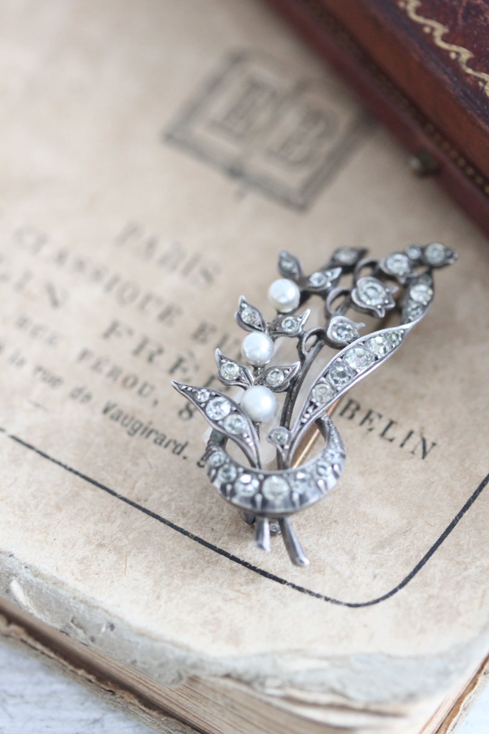 シルバースズランブローチ | Milfy(ミルフィ)