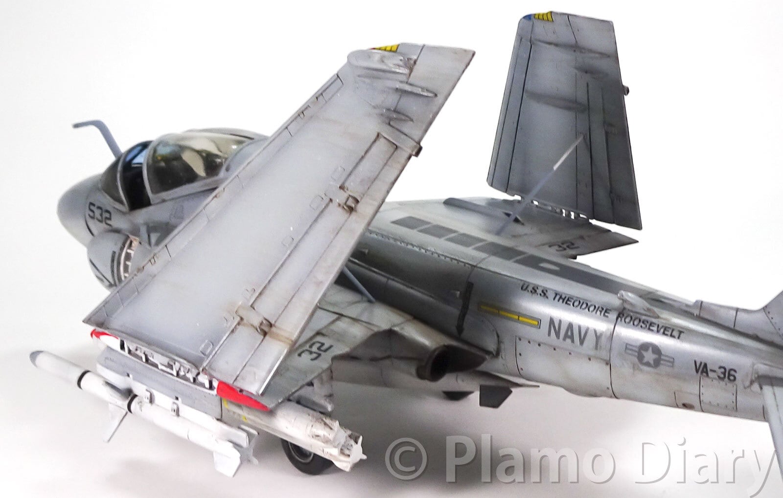 アメリカ海軍・A-6Eイントルーダー プラモデル完成品 1/72 | Neo's