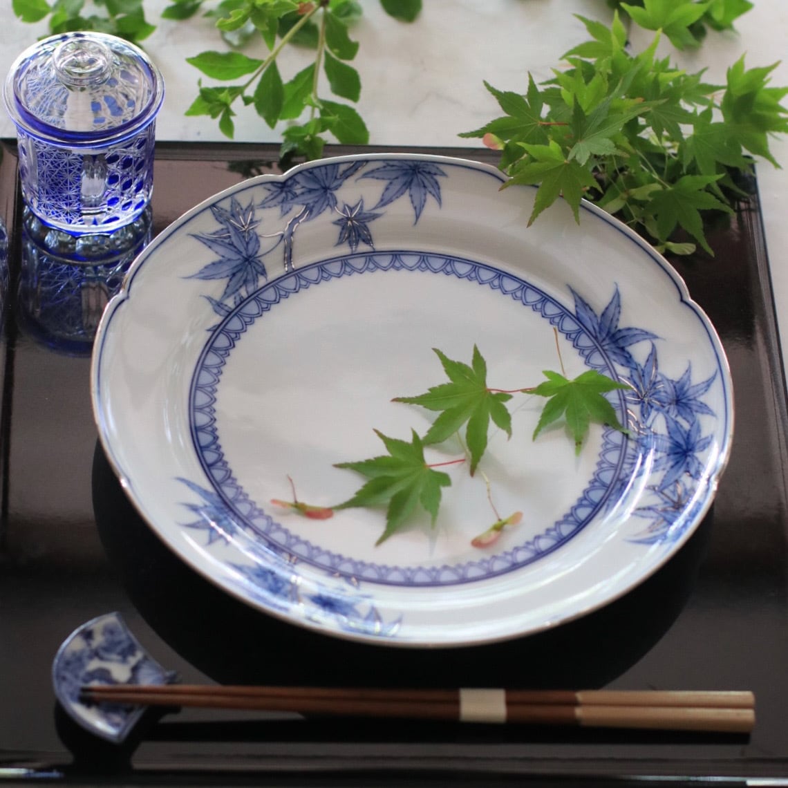 平戸松山窯 プラチナ付六彩花23プレート皿 | 芦屋貴兆陶家 online shop