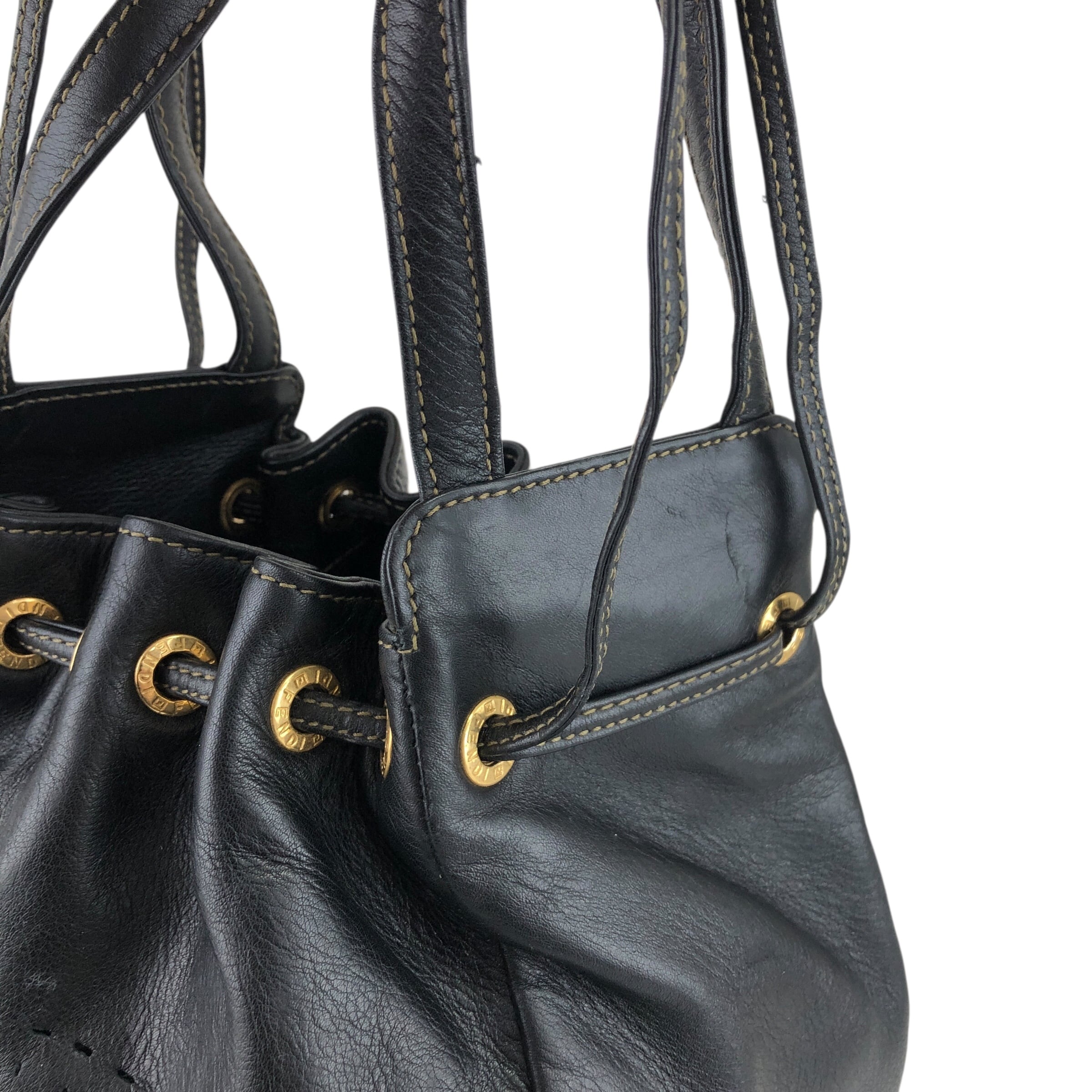 FENDI フェンディ ショルダーバッグ ブラック ロゴ カットアウト