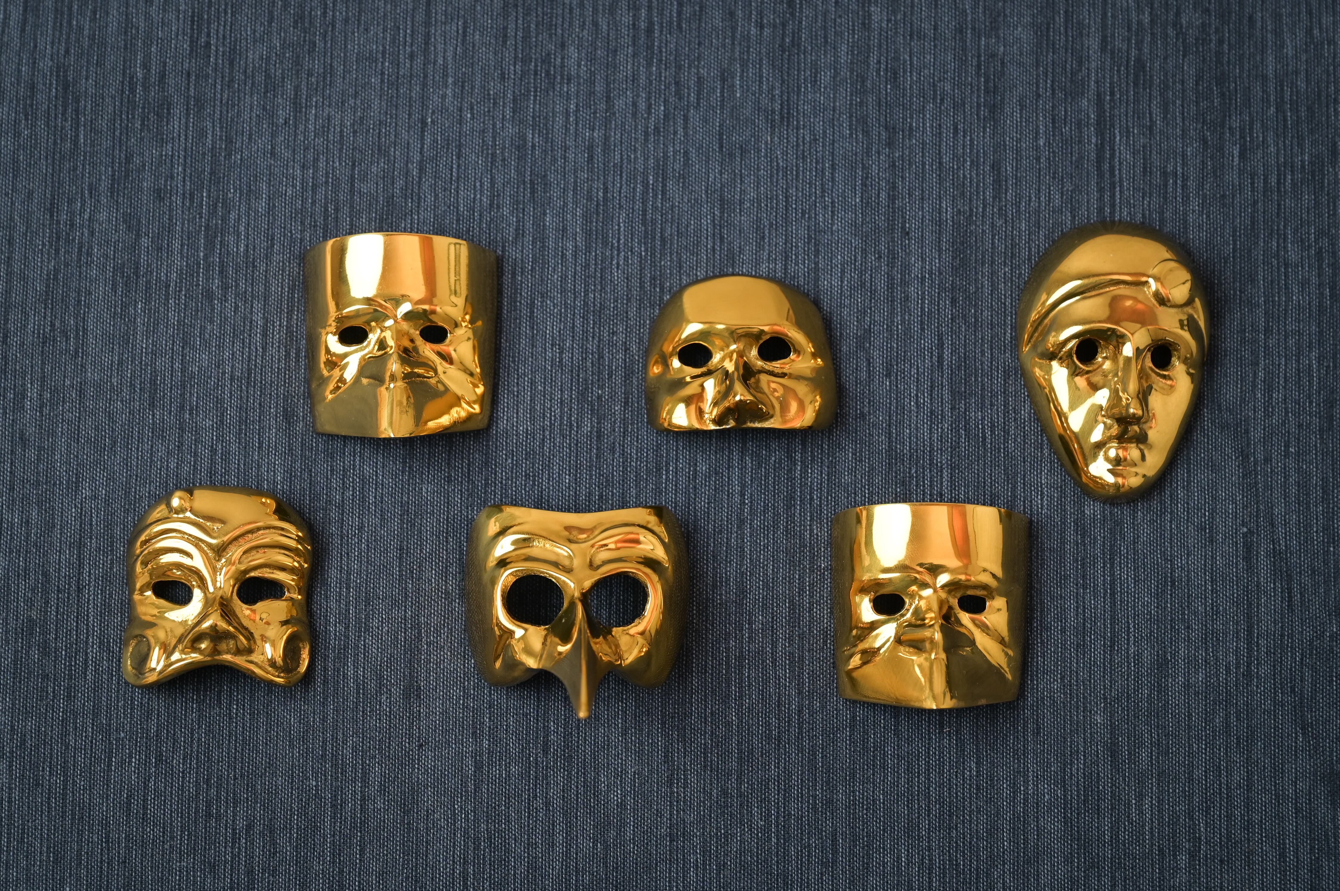 真鍮製 ベネチアンマスクの形の置物 個性的アイテム レア品 | チェコ