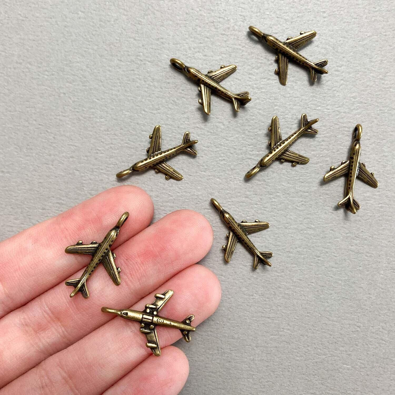 アンティーク風 飛行機チャーム | Dua-アクセサリーパーツショップ