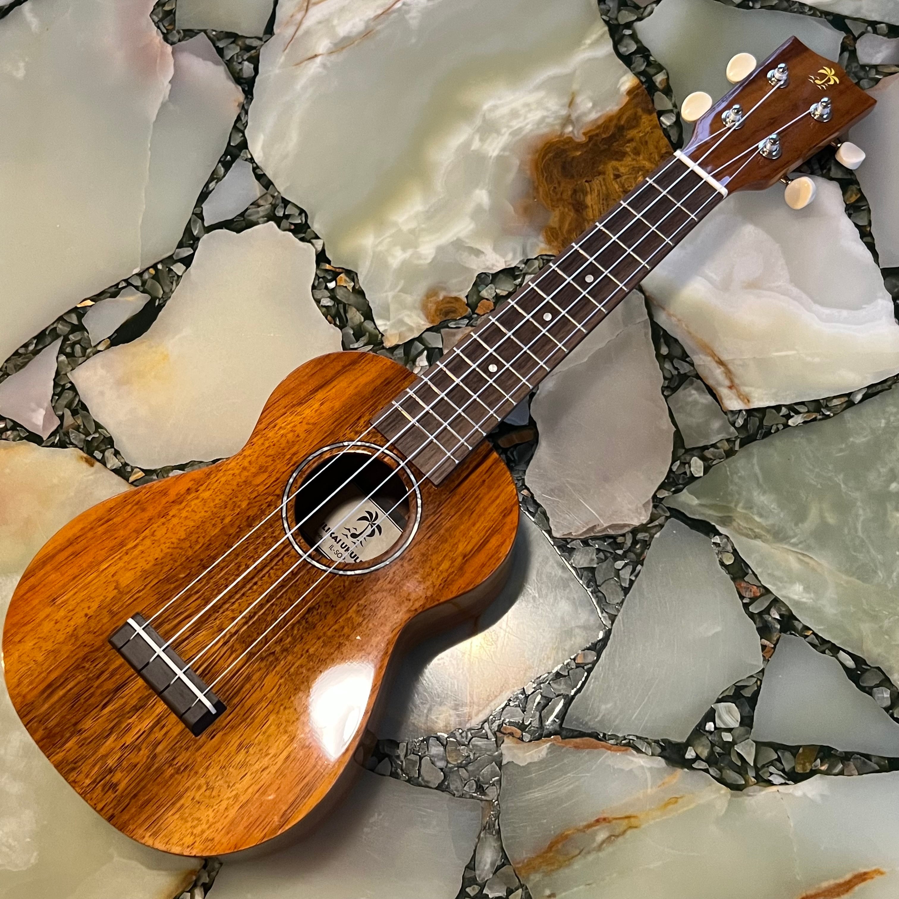 新品 調整済 ilikai ソプラノウクレレ IL-SOP-4KGG オールハワイアン