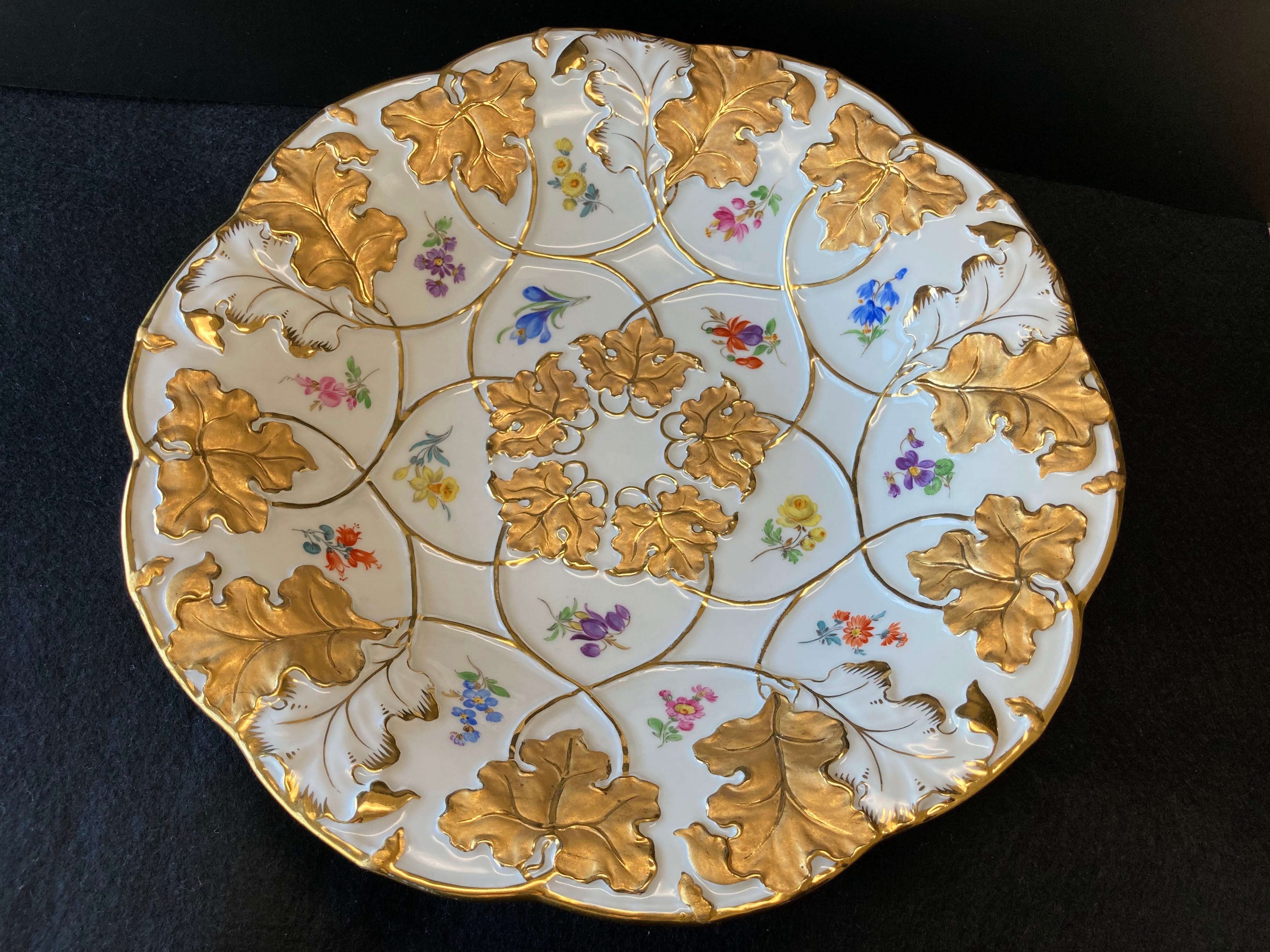 マイセン】花文レリーフ プラーク陶板 金縁付き マイセン】花文