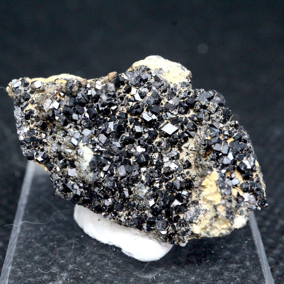 メラナイト ガーネット 灰鉄柘榴石 原石 6,2g AND070 鉱物 標本 原石