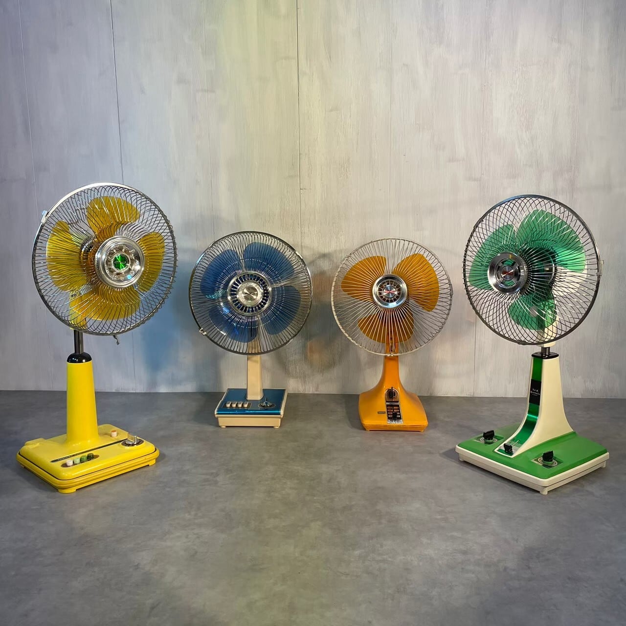 レトロポップな緑の扇風機 | meguri