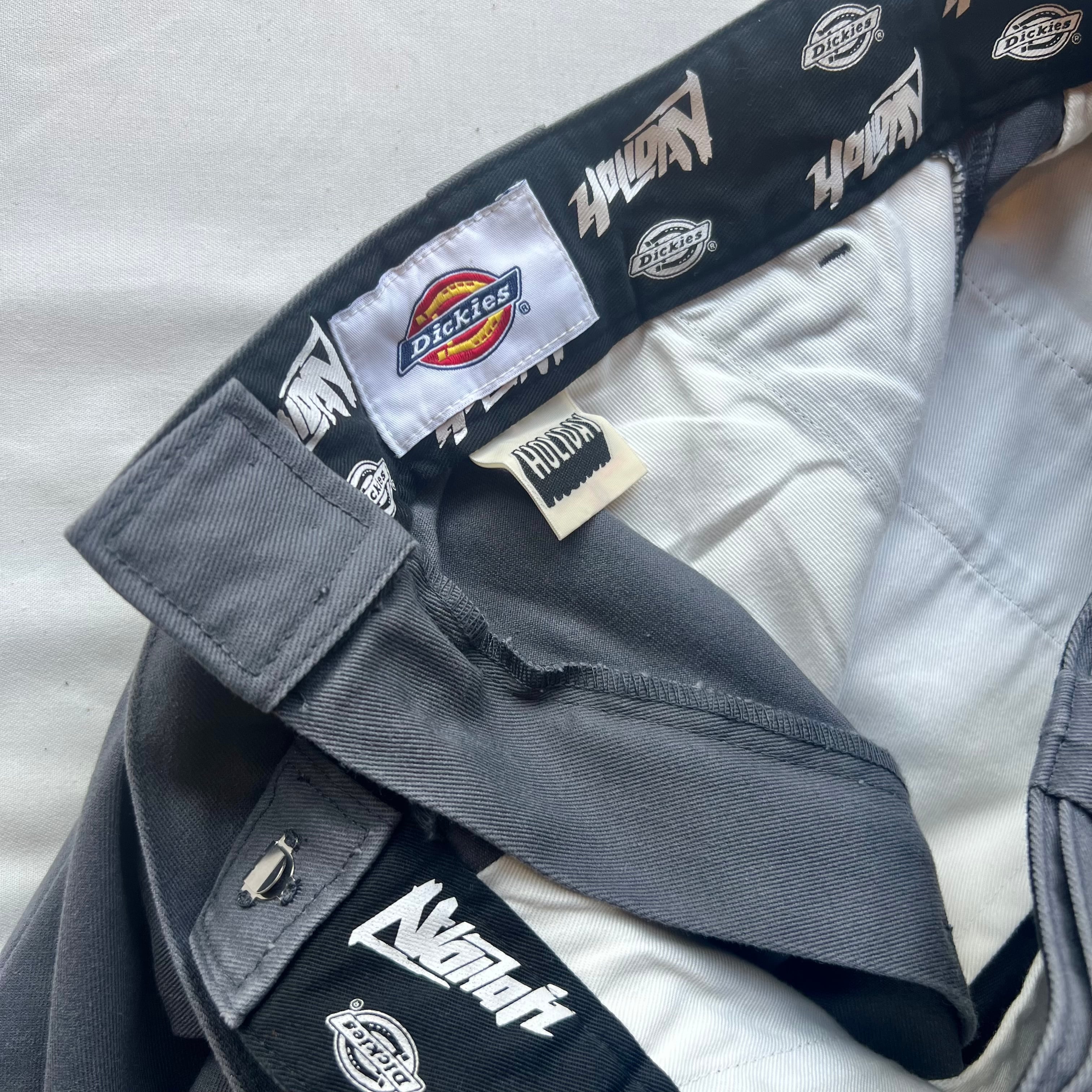 HOLIDAY】 DICKIES BELTED 2TUCK PANTS (GRAY) | olaf