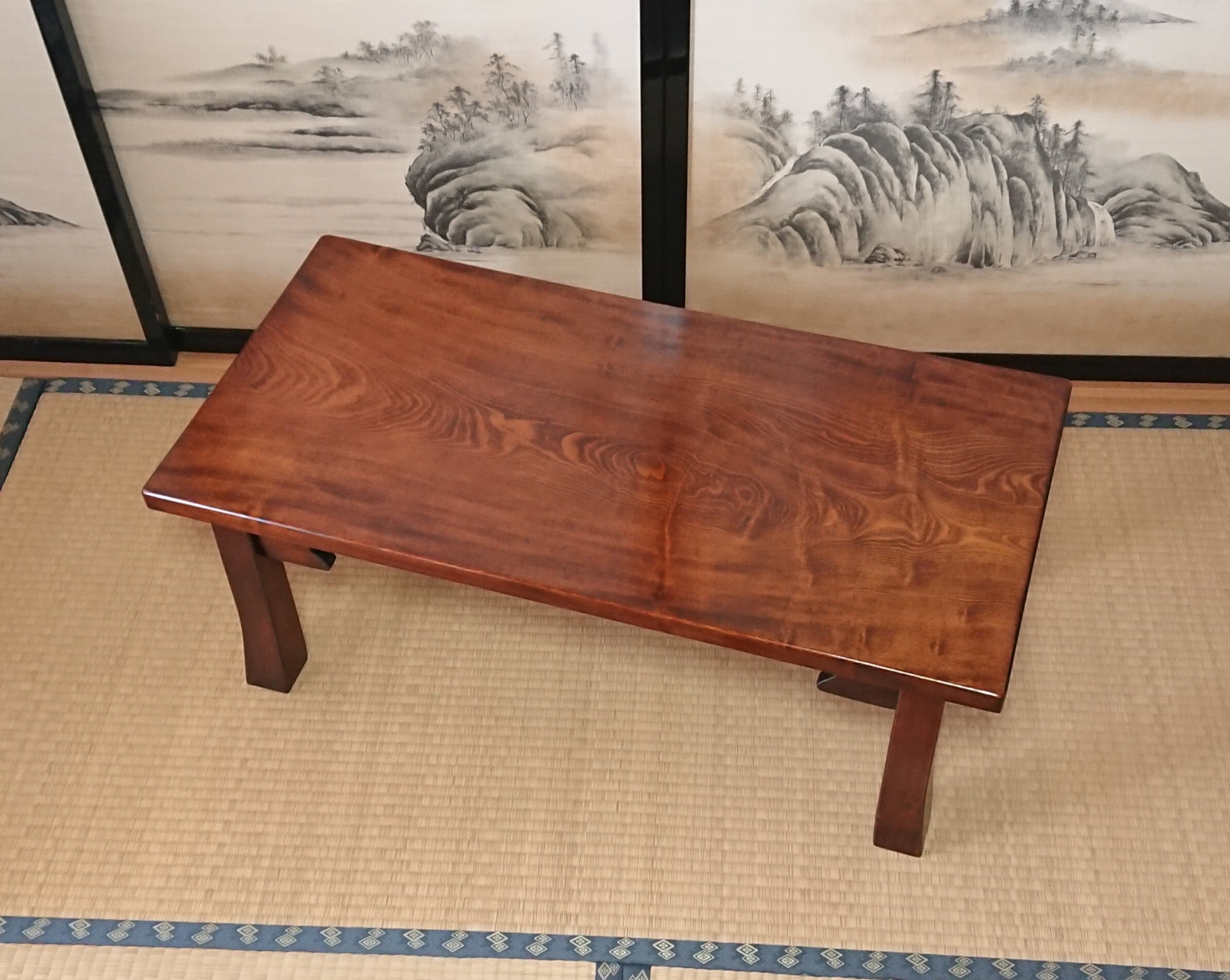 送料無料】トチ一枚板文机 拭き漆仕上げ | 無垢工房 Woody