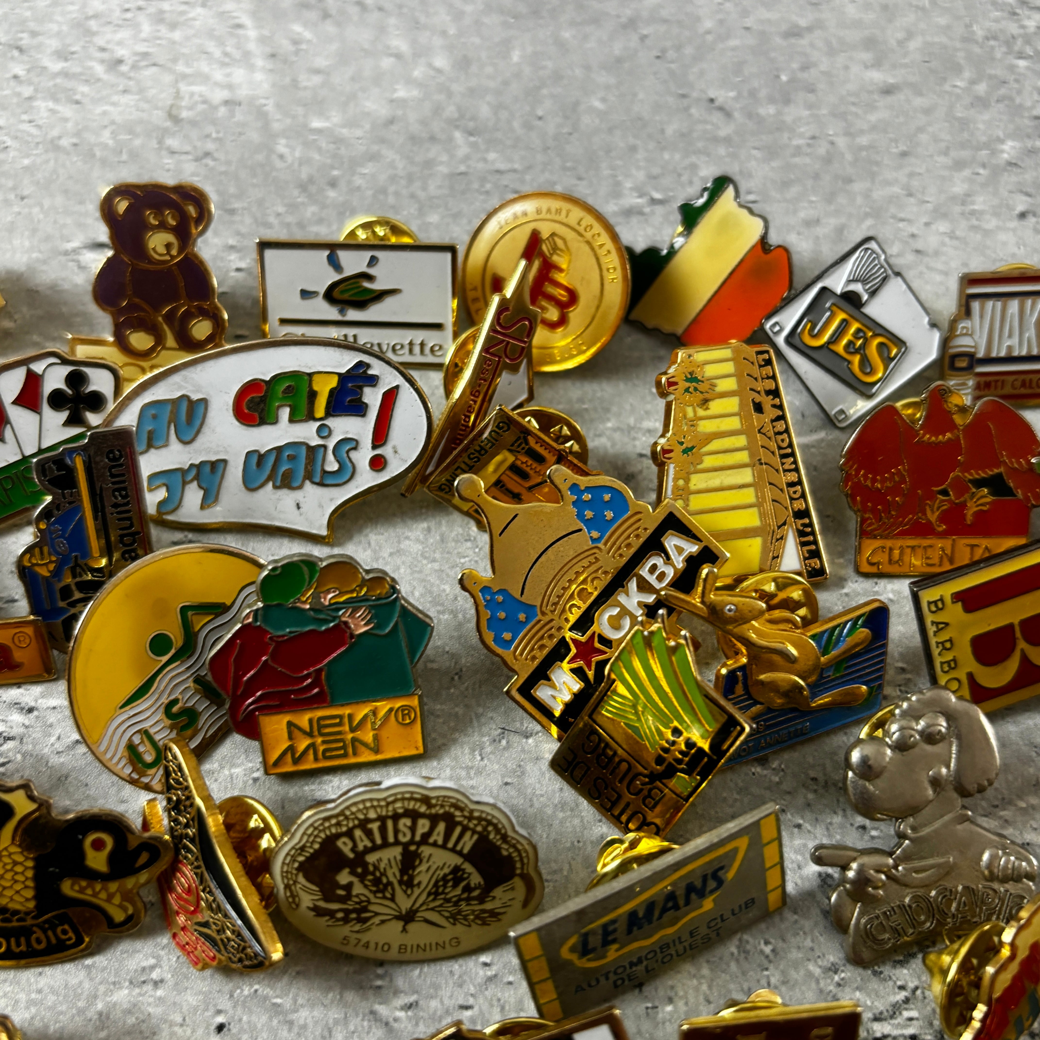 フランス雑貨☆ピンバッジ100個セット☆ ピンバッジ フランス まとめ