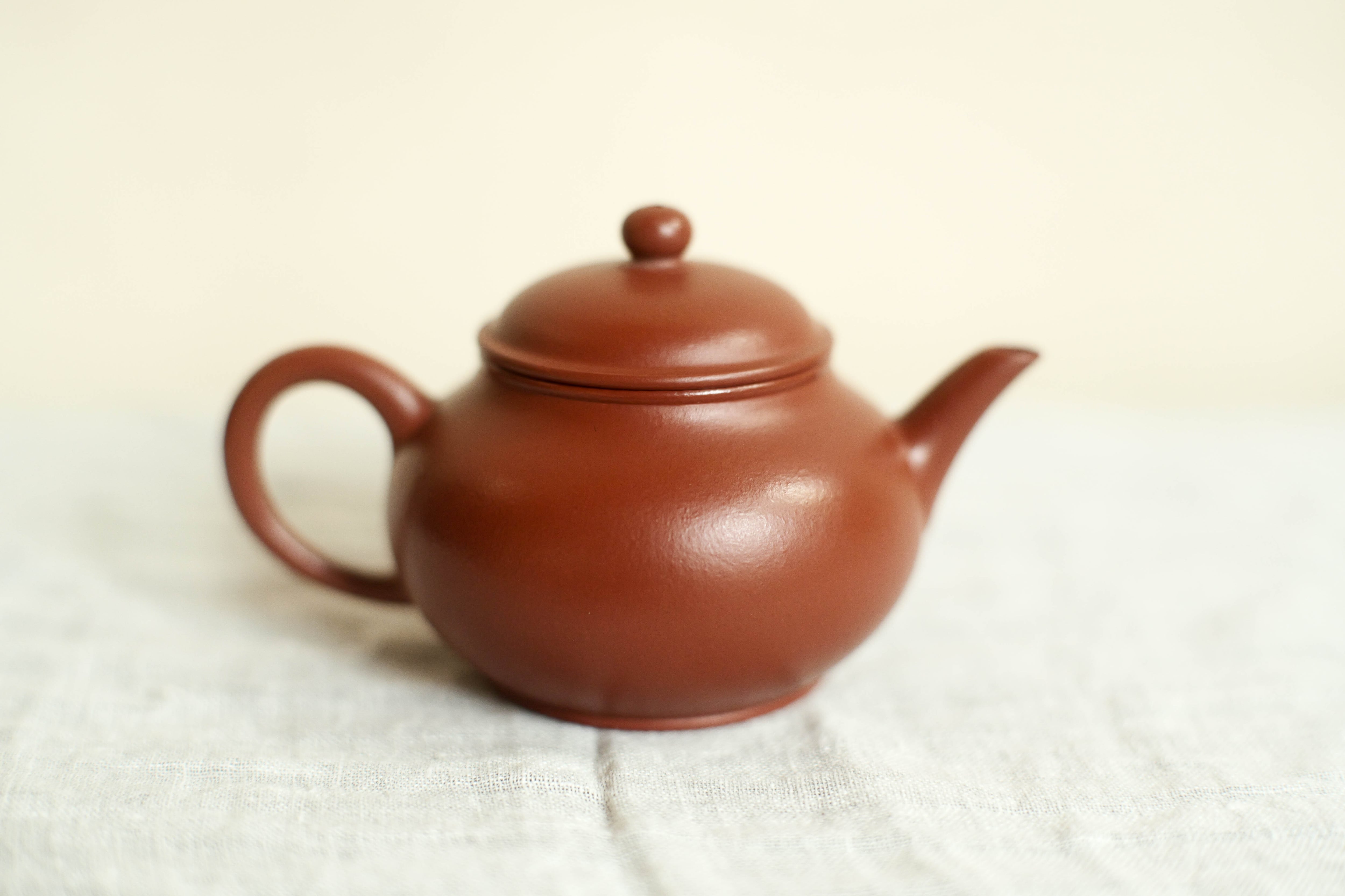 宜興紫砂壺「雙線水平」（約115cc）・趙荘朱泥 | 北白川糕糰店