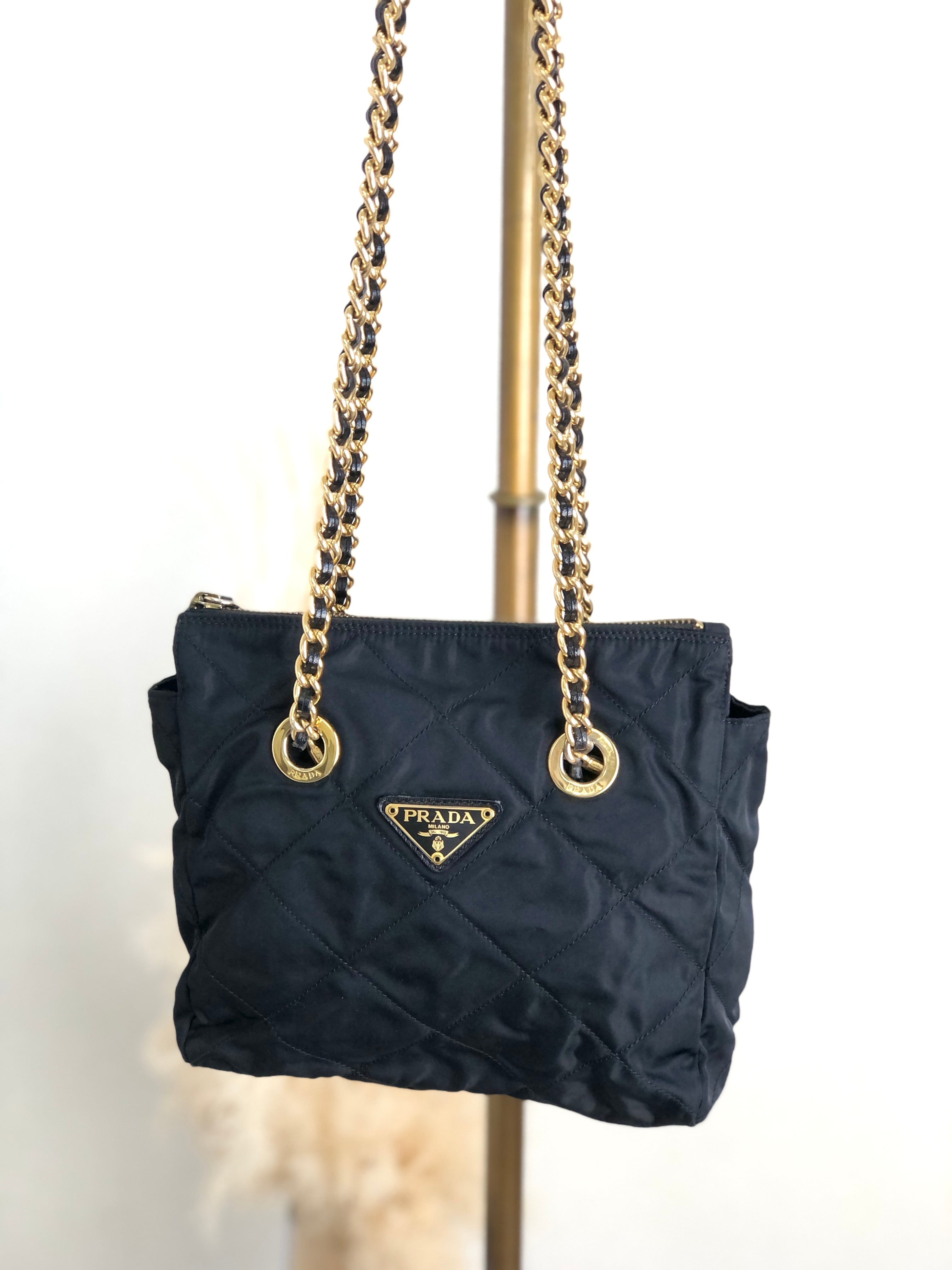 PRADA プラダ キルティング ショルダーバッグ ブラック トライアングル