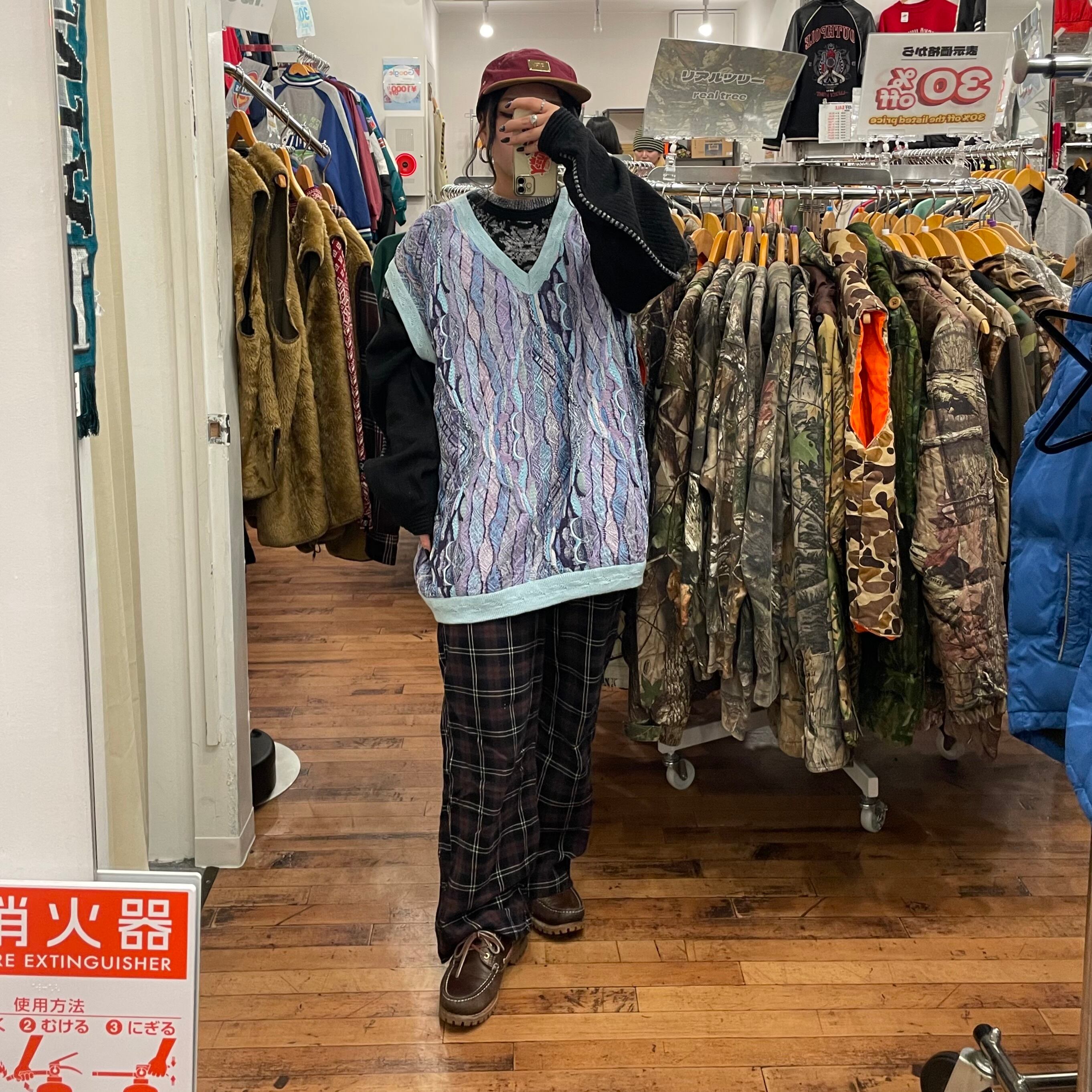 COOGI カシミヤ ベスト Lサイズ美品 COOGIのフリマアイテム一覧 COOGI