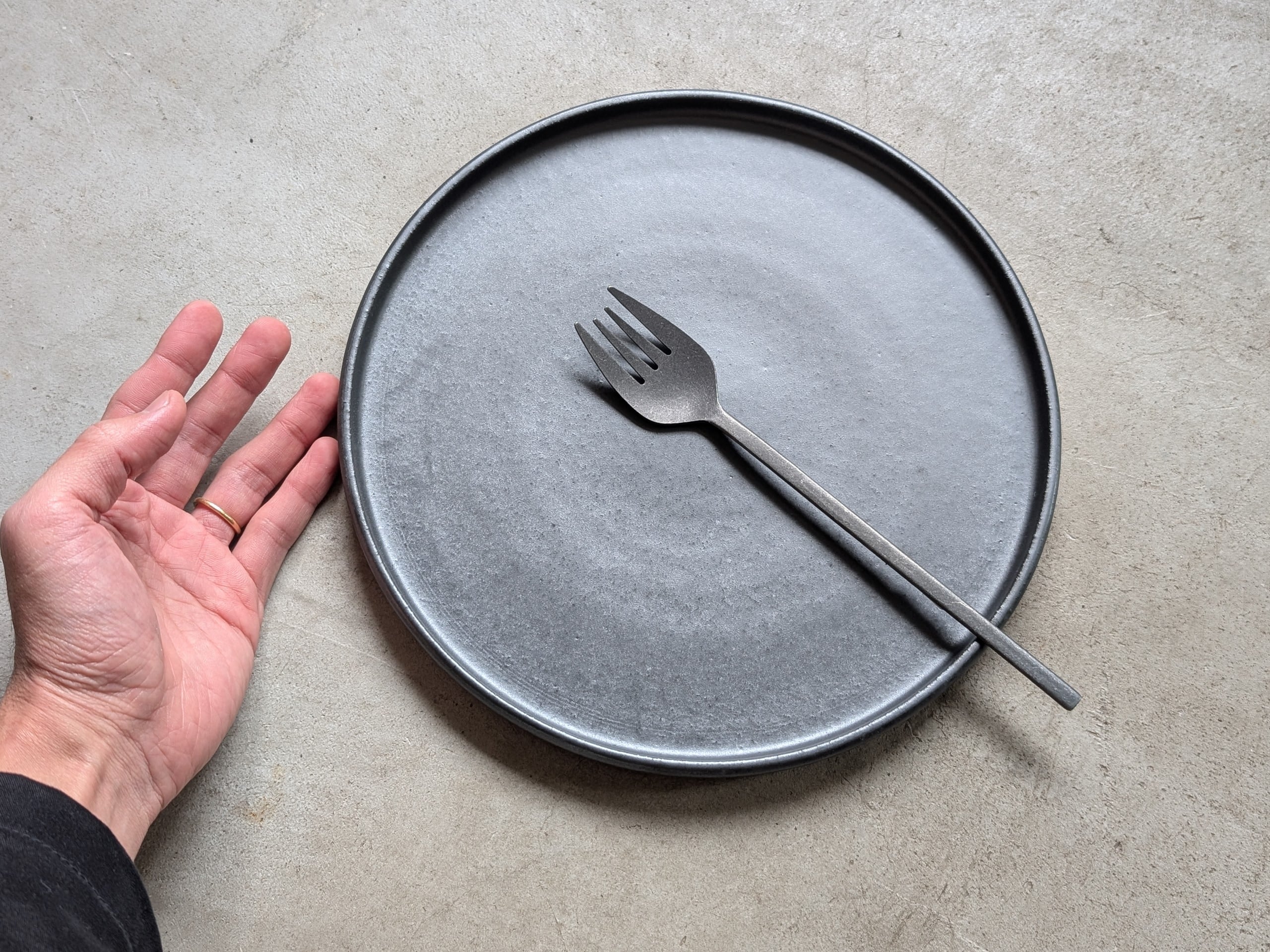 信楽焼 KUROスタックトレイ プレート26cm | HARVEST | inoya | Basic