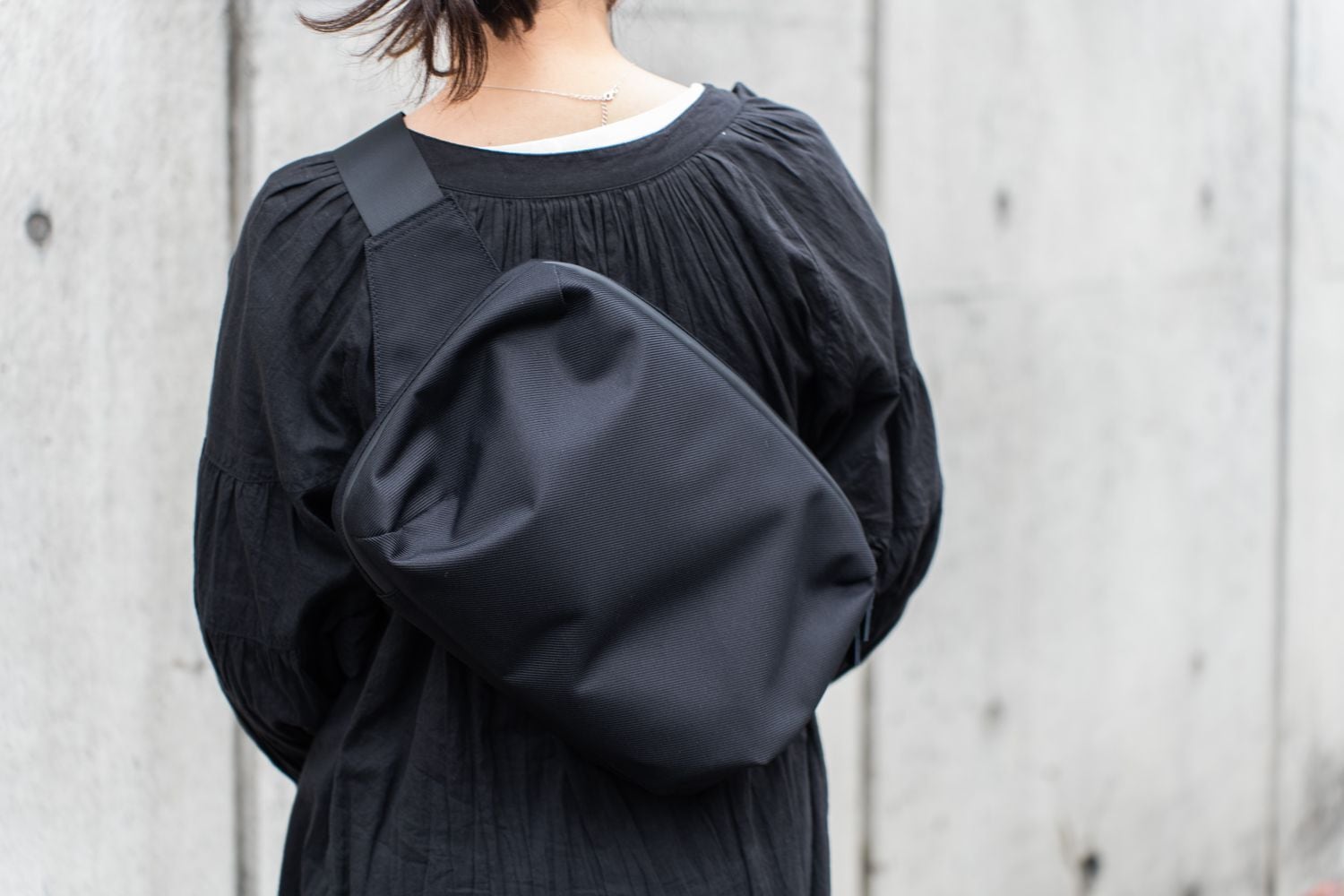 iPadユーザーのためのボディバッグ「HALFDAY PACK ver.2」 | drip公式