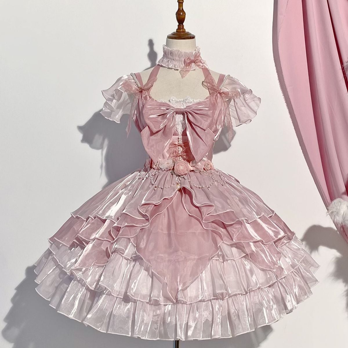 桜色フリルロリータドレス | Maiden's Rêve