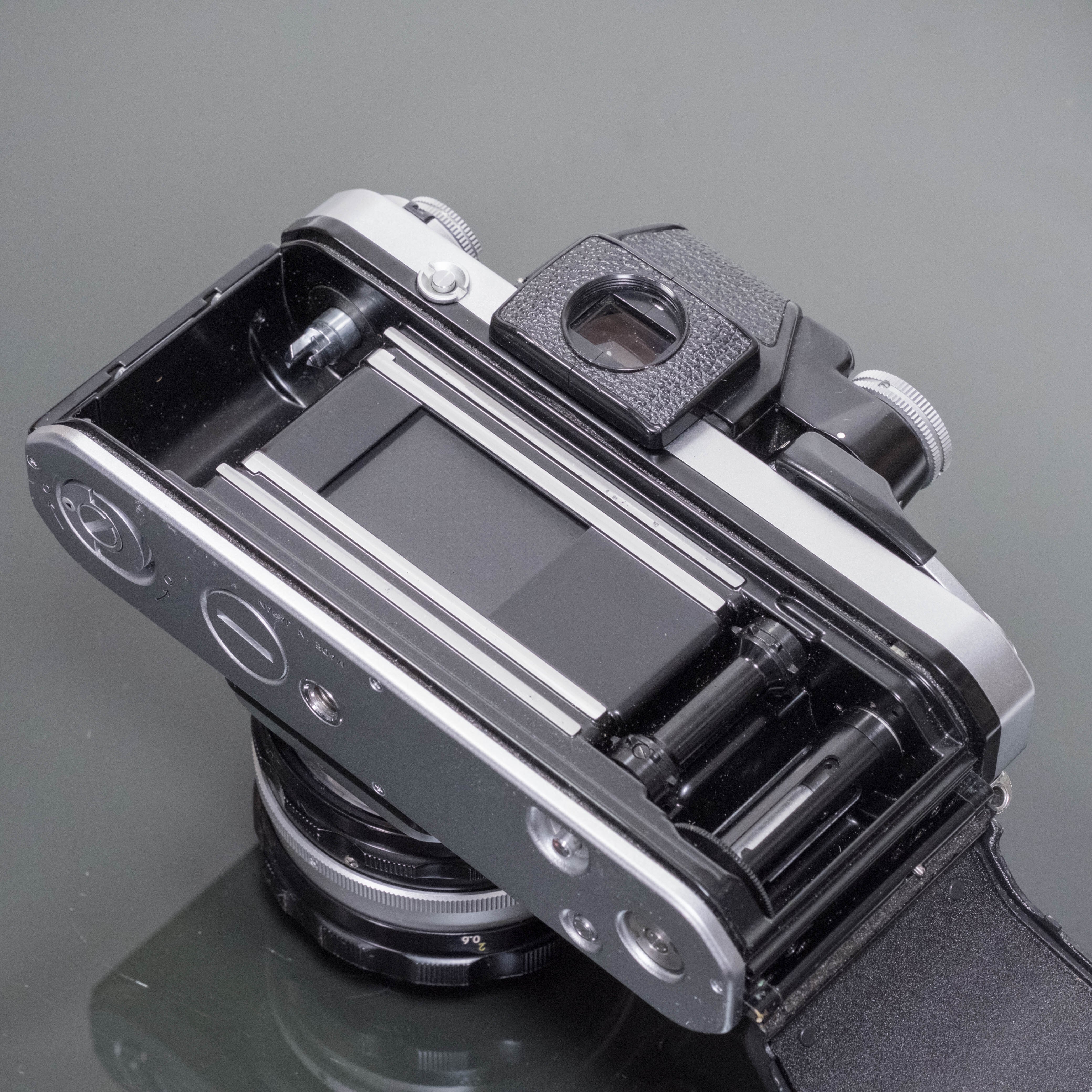 Nikon F2レンズ付き+オプション 【フィルムカメラ・ニコン