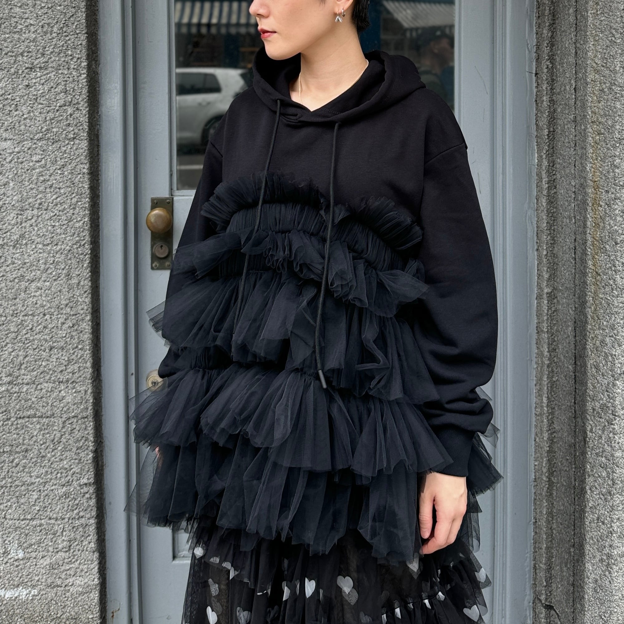 VIVIANO / Gathered Tulle Hoodie / BLACK | ふぁいん