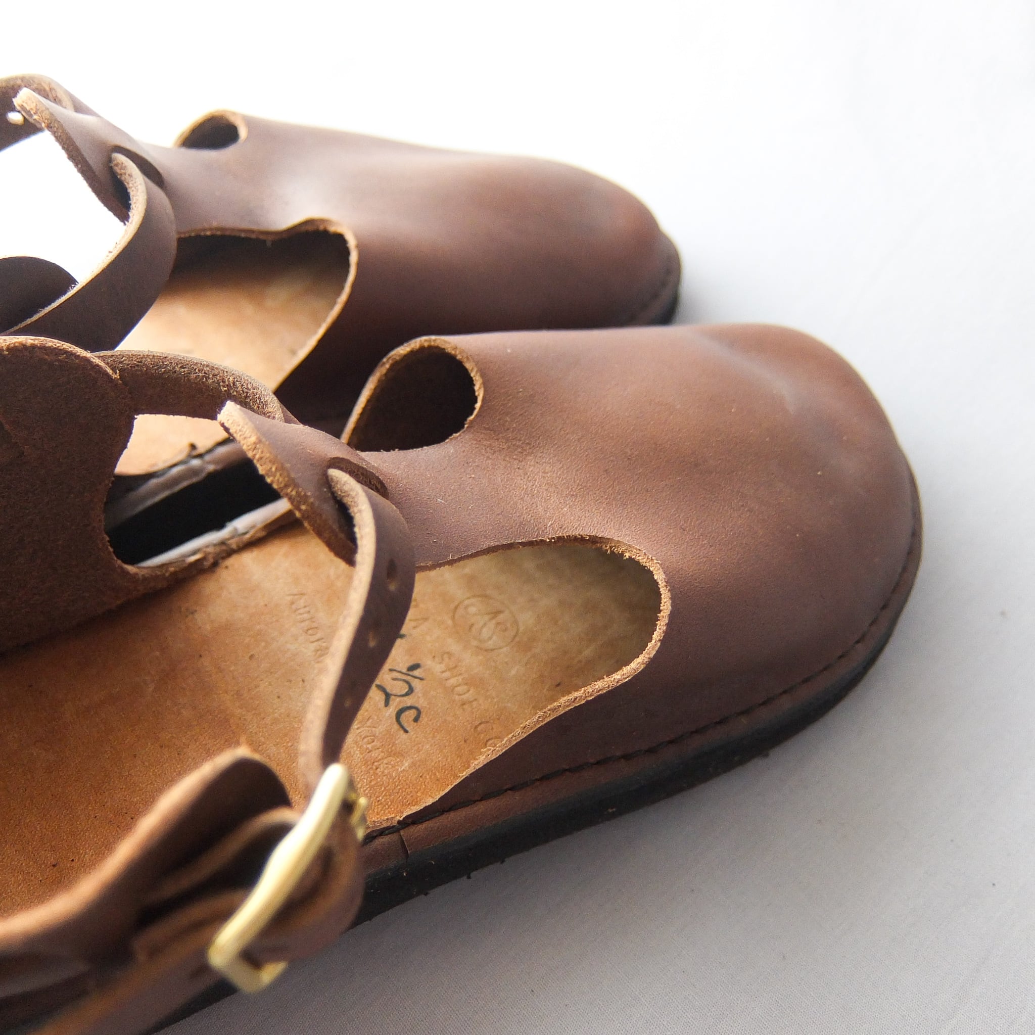 オーロラシューズ - T-Strap Women's Tストラップ - Brown | merle