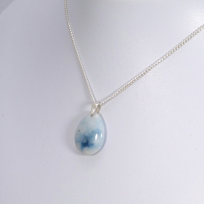 糸魚川 青翡翠 しずくペンダントトップ コン沢産 | URUWA 工房 うるわ