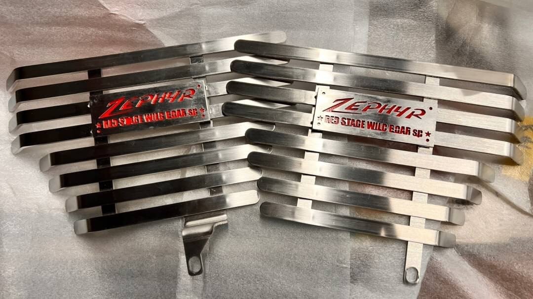 オリジナル ゼファー エンジンフィンカバー 鏡面ステンレス製 ドレス