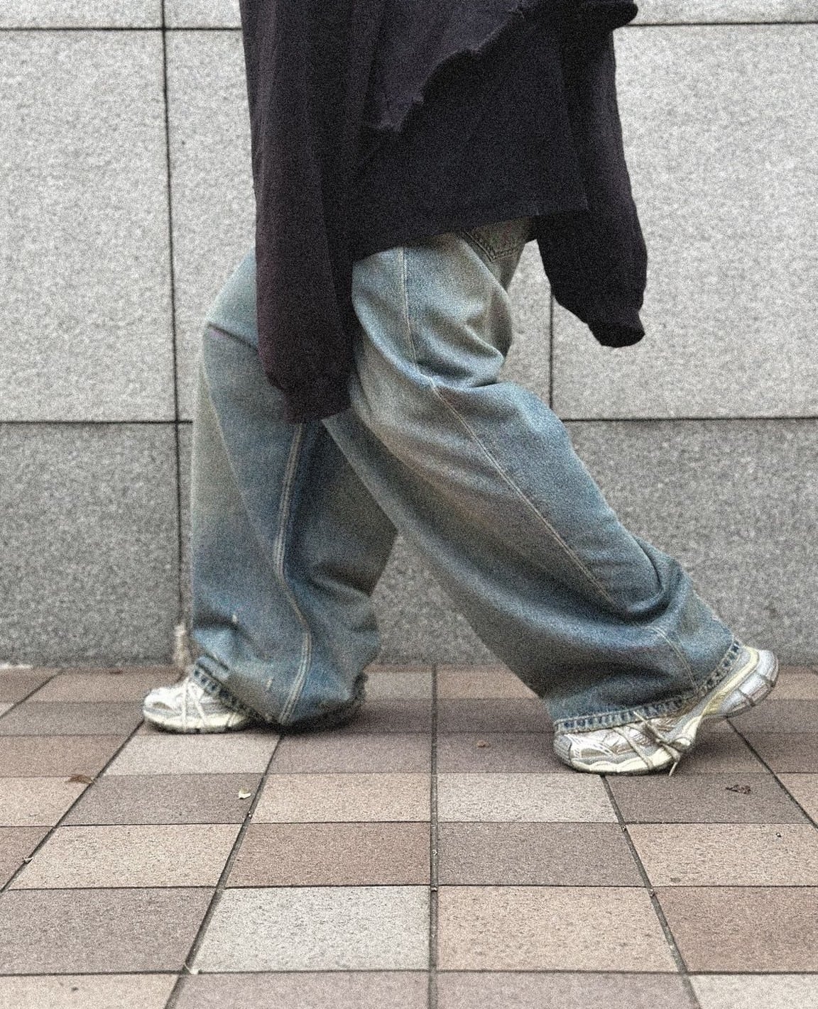 BALENCIAGA】Low Crotch Jeans | AYIN