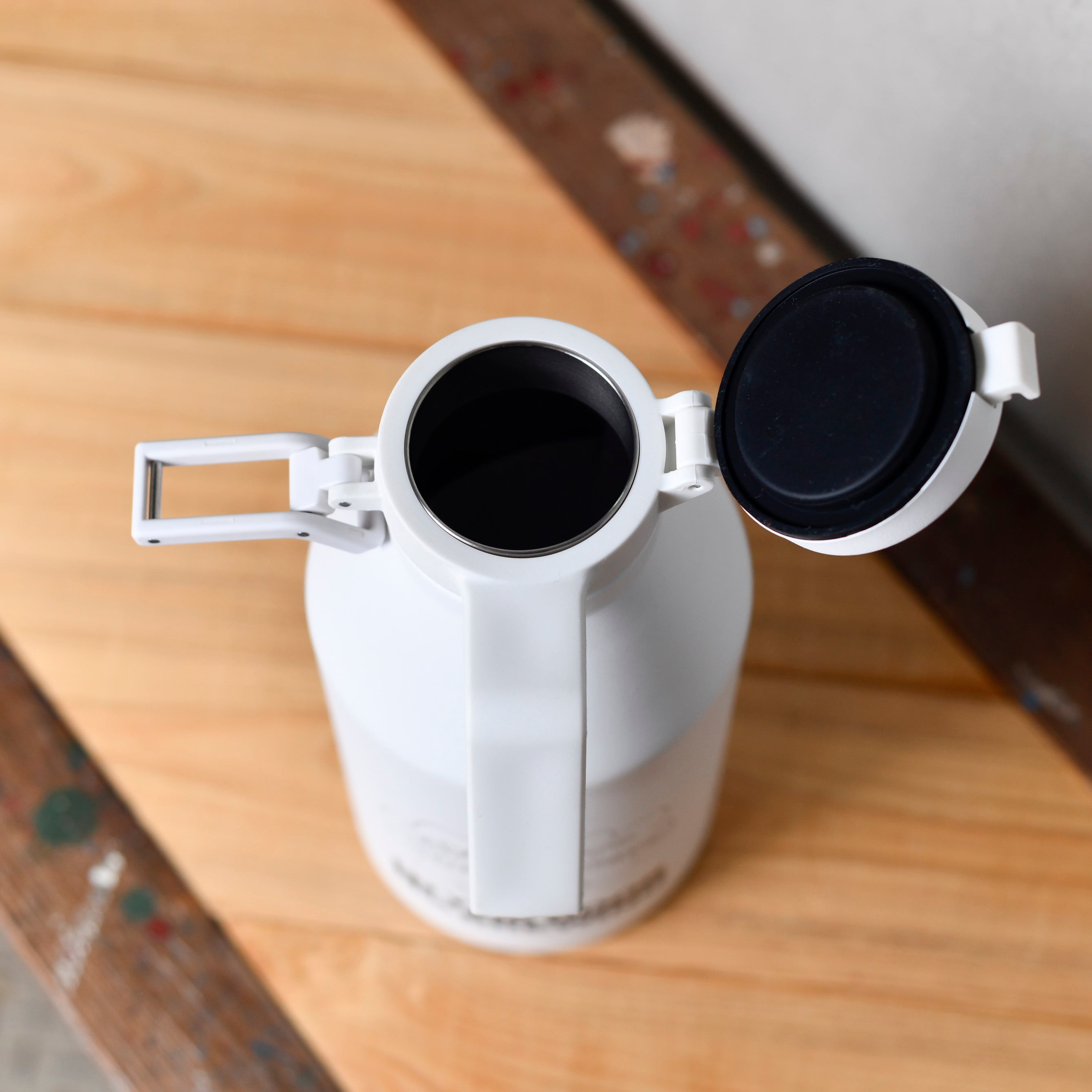 オリジナルグラウラー 64oz（限定デザイン：WHITE） | IN THA DOOR BREWING