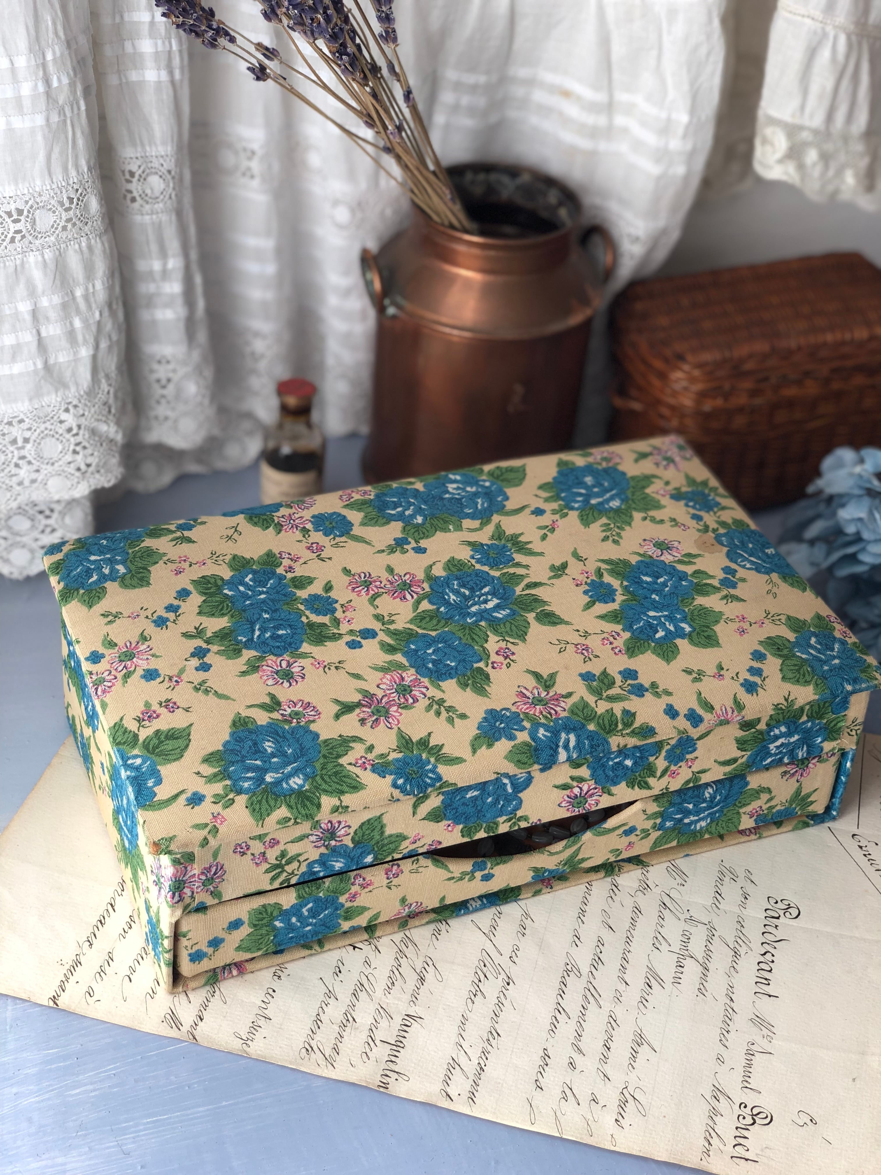 ブルー 花柄 カルトナージュ 引き出し付き | Brocante de La Cocotte